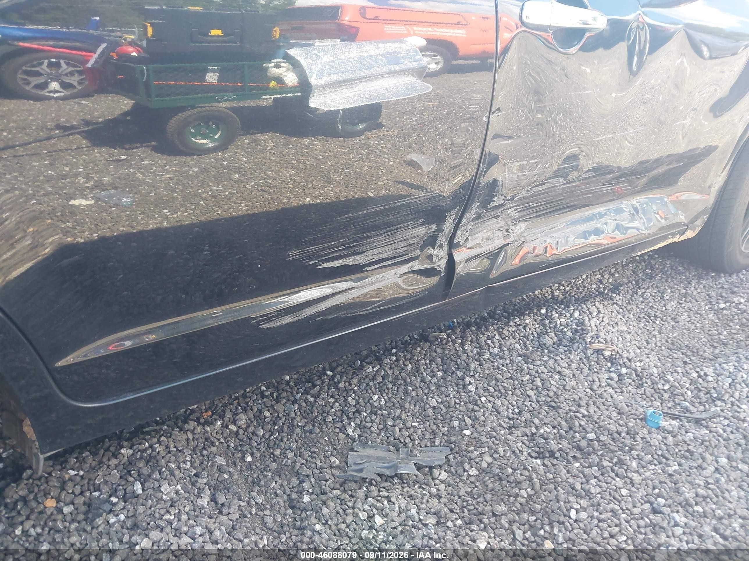 2010 Lincoln Mkz VIN 3LNHL2GC0AR605462 IAAI salvage auction — Side, Salvage (South Carolina), sold $625 on 2026-10-02 (photo 6)