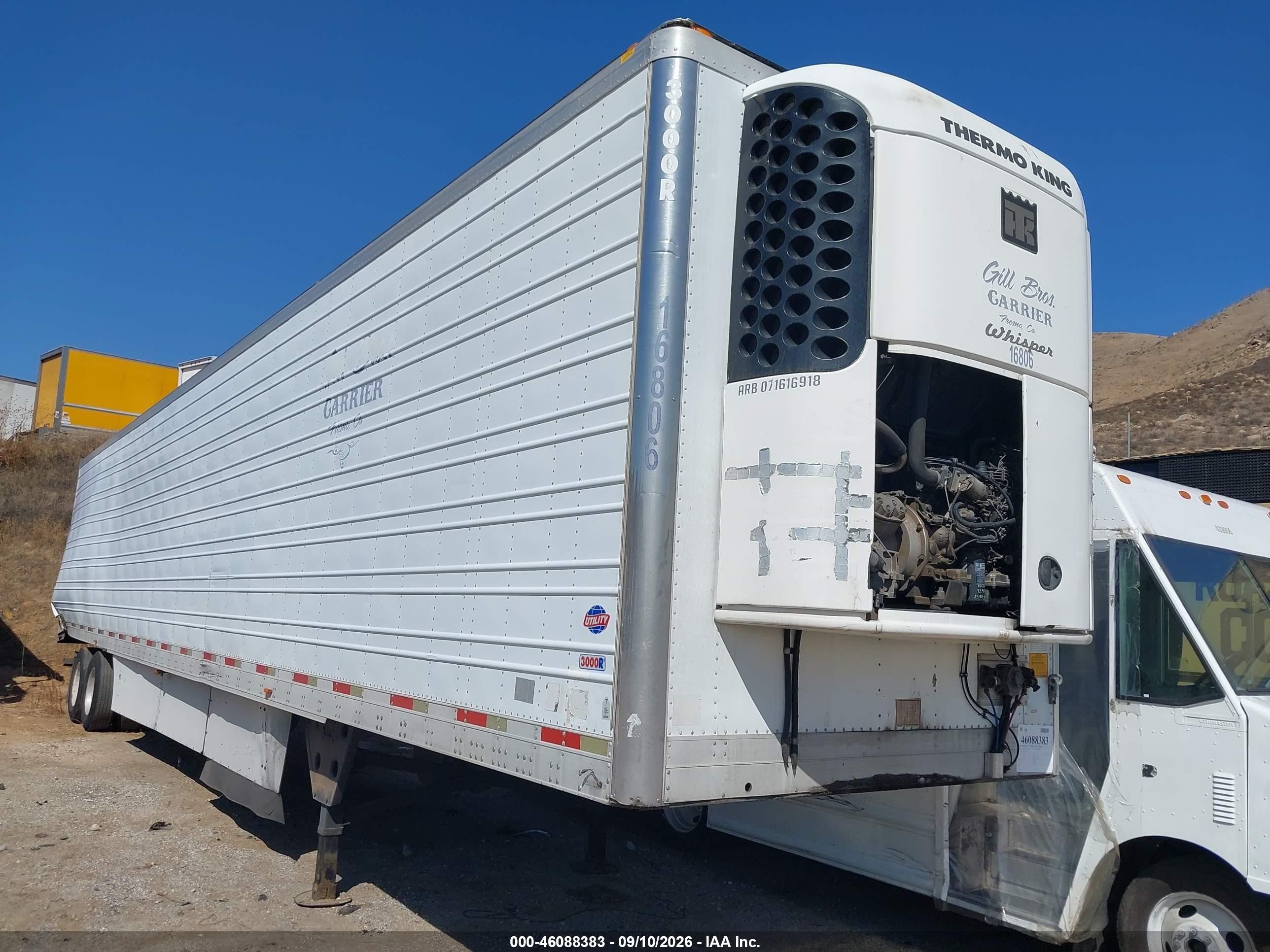 2007 Utility Trailer Mfg Unknown VIN 1UYVS25317U013729 IAAI salvage auction — Front & Rear, Salvage (California), sold $1,650 on 2026-09-23 (photo 1)