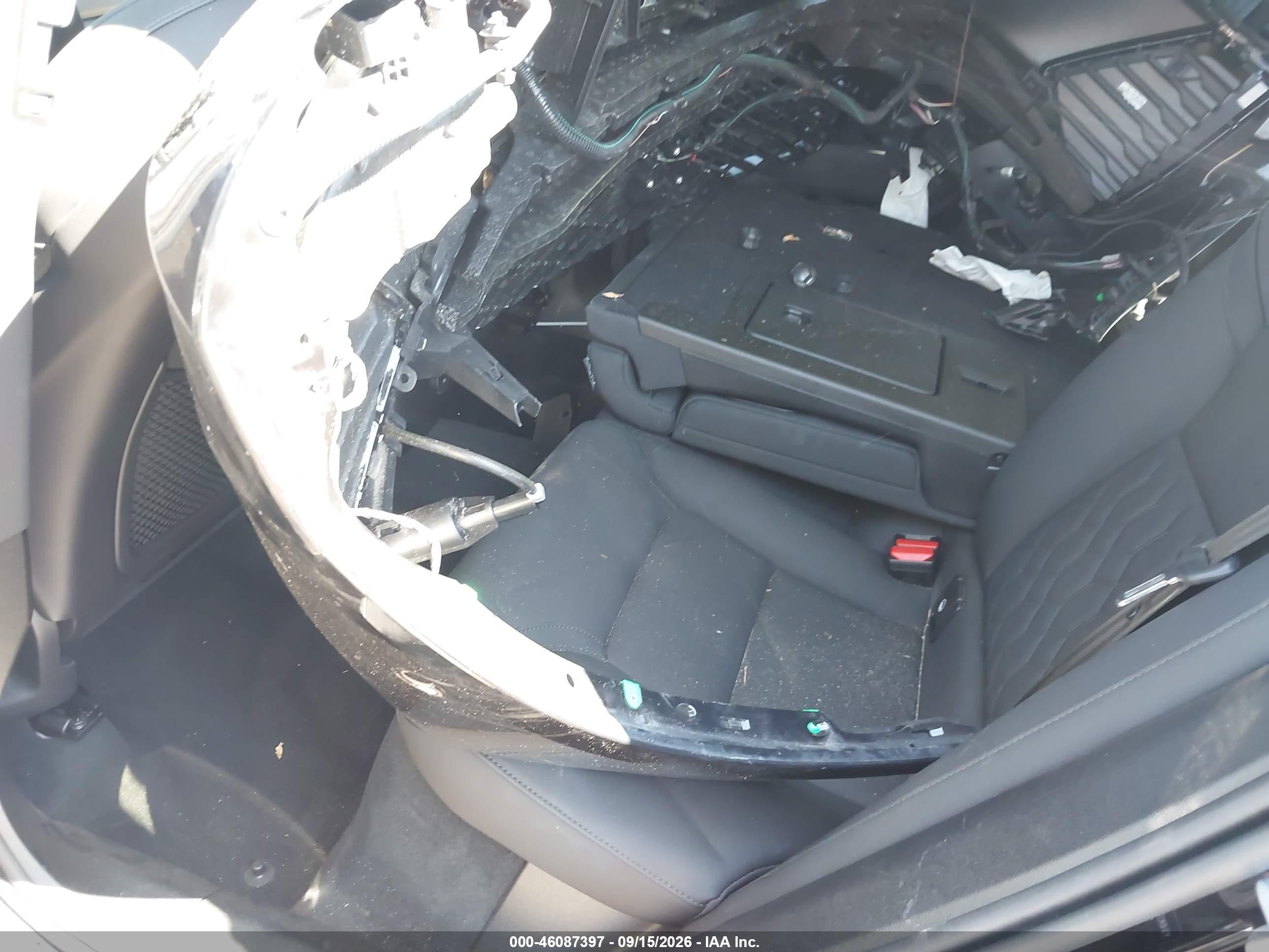 2026 Volvo Xc60 VIN YV4M12RC5T1459737 IAAI salvage auction — Front End, Clear (Illinois), sold $24,300 on 2026-09-23 (photo 8)