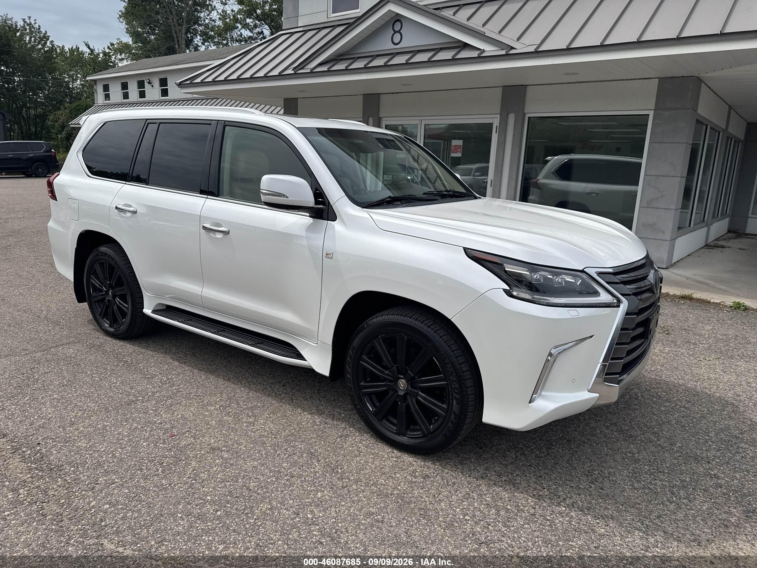 2016 Lexus LX 570 VIN JTJHY7AX3G4213685 — IAAI salvage auction photo