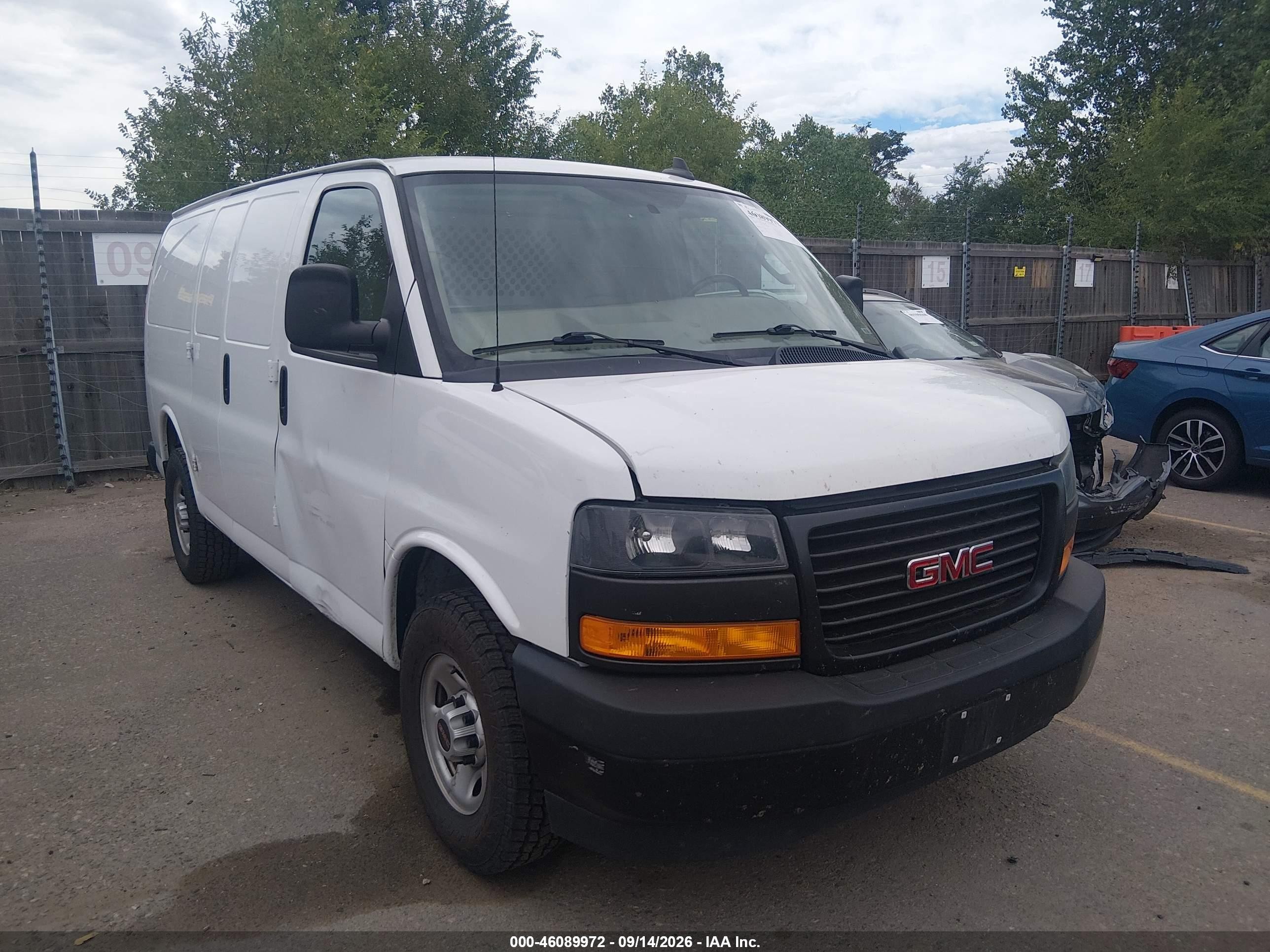 2023 GMC Savana VIN 1GTW7AFP9P1102756 — IAAI salvage auction photo