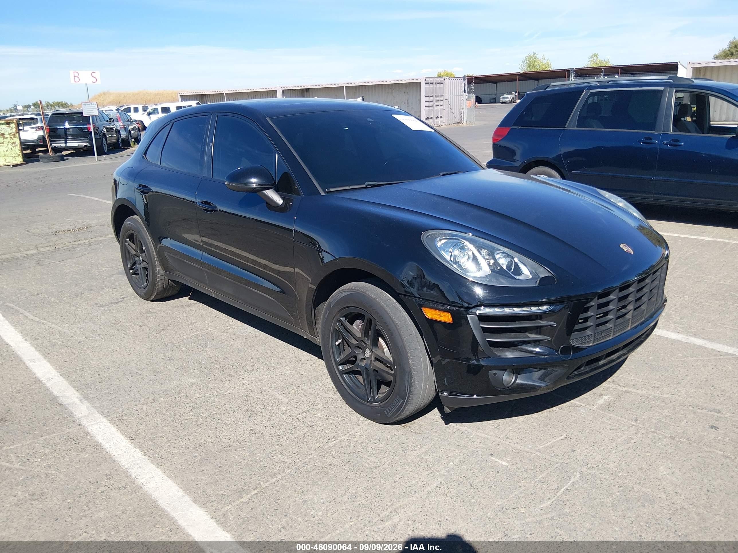 2018 Porsche Macan VIN WP1AA2A52JLB21098 — IAAI salvage auction photo