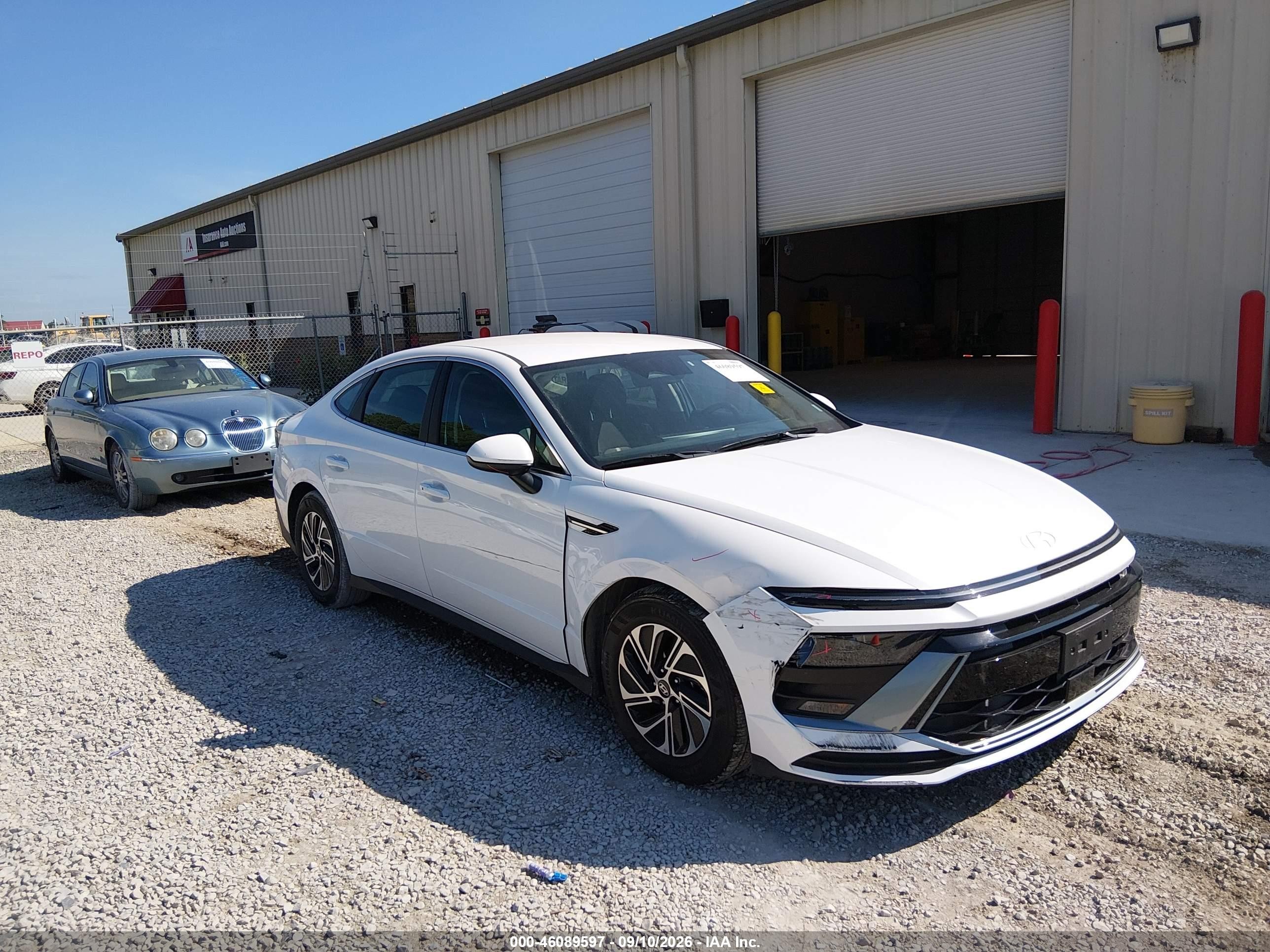 2026 Hyundai Sonata Hybrid VIN KMHL24JJ5TA147091 — IAAI salvage auction photo