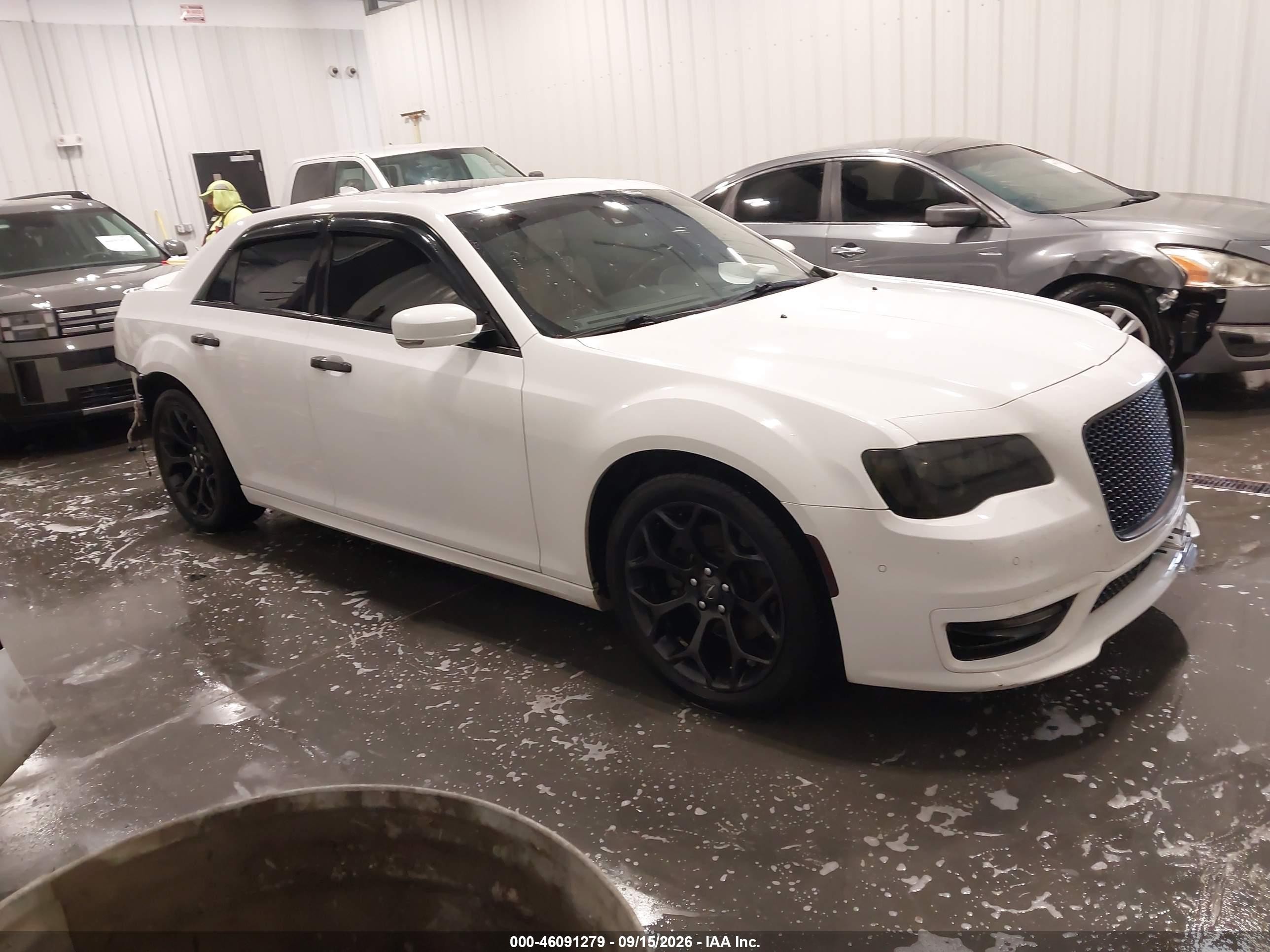2019 Chrysler 300 VIN 2C3CCABTXKH593497 — IAAI salvage auction photo