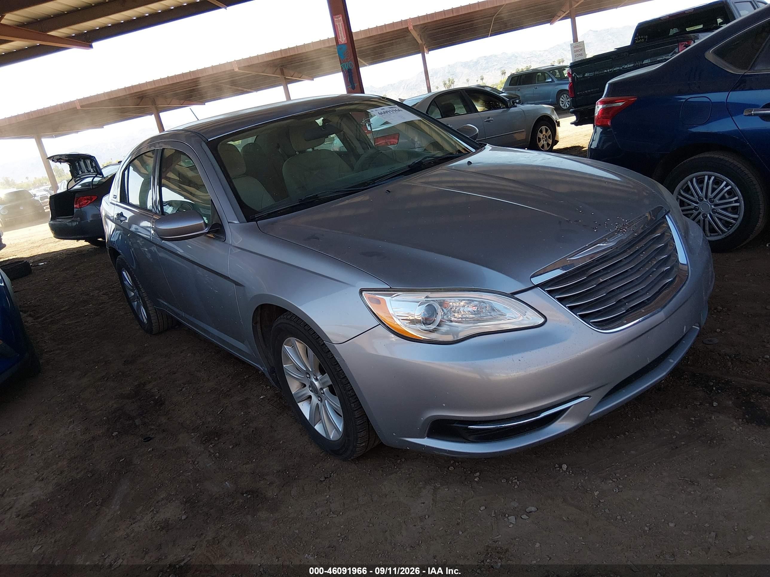 2013 Chrysler 200 VIN 1C3CCBBB4DN510203 IAAI salvage auction — Side, Salvage (Arizona), sold $675 on 2026-09-25 (photo 1)