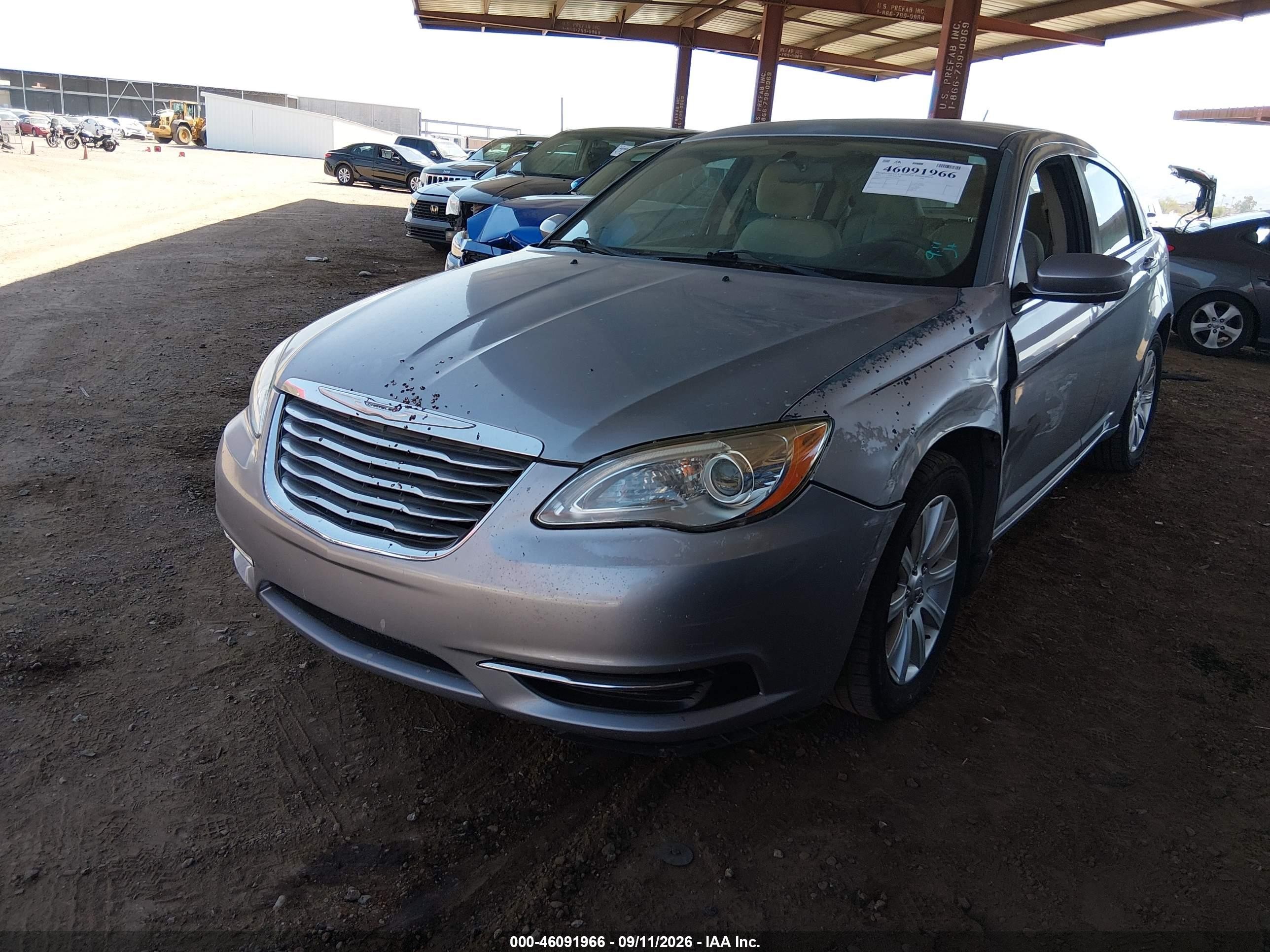 2013 Chrysler 200 VIN 1C3CCBBB4DN510203 IAAI salvage auction — Side, Salvage (Arizona), sold $675 on 2026-09-25 (photo 2)