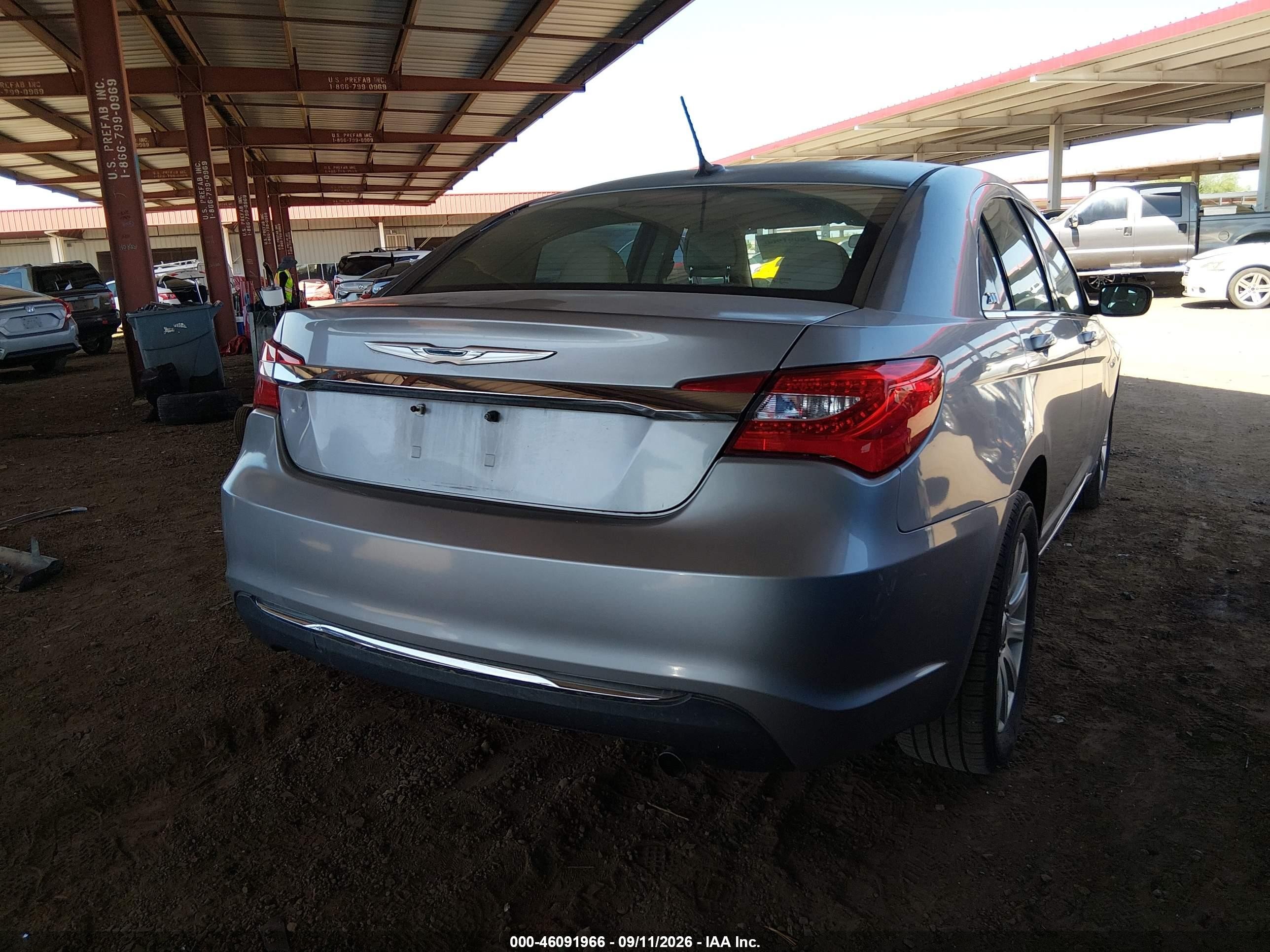 2013 Chrysler 200 VIN 1C3CCBBB4DN510203 IAAI salvage auction — Side, Salvage (Arizona), sold $675 on 2026-09-25 (photo 4)
