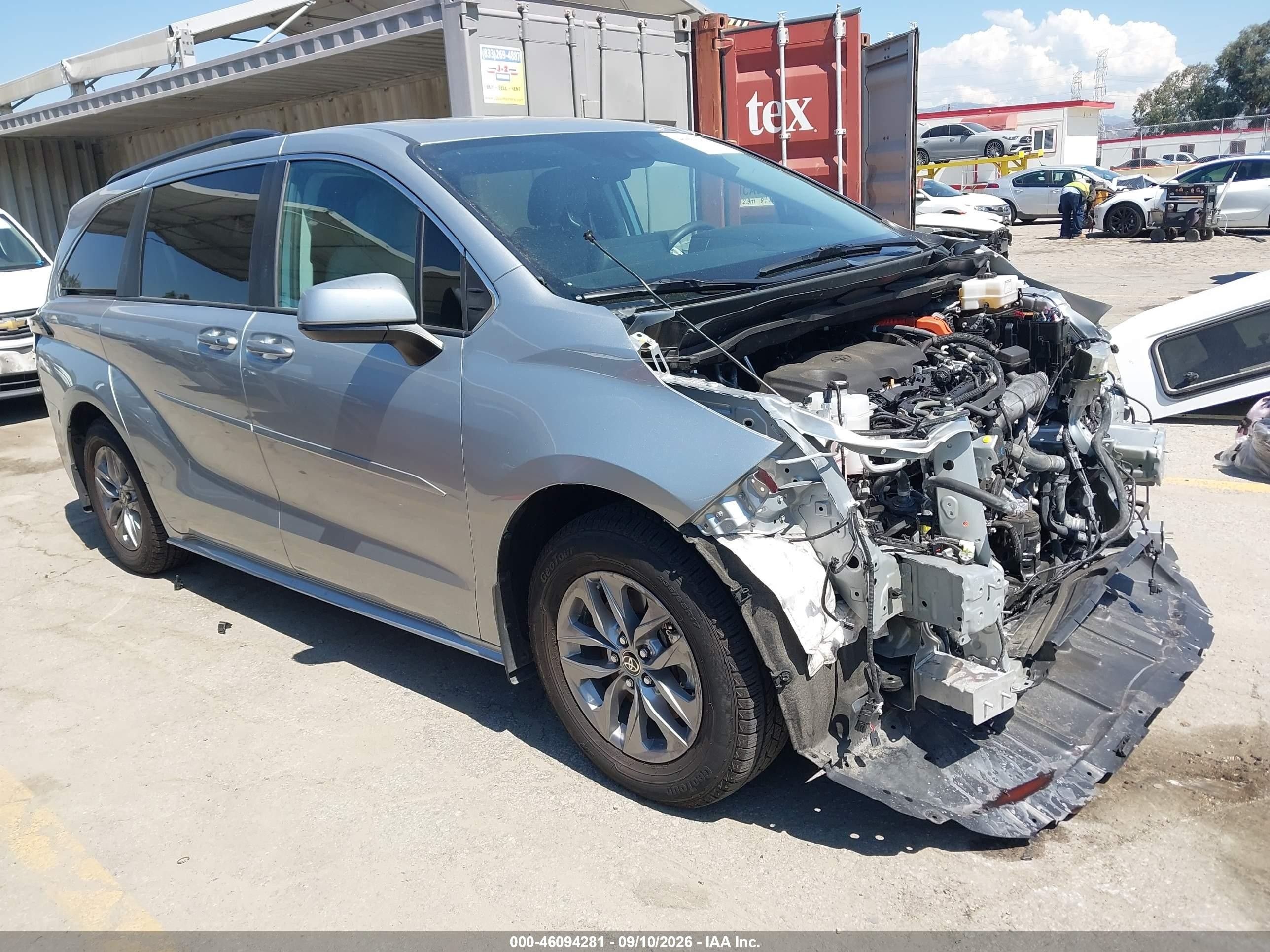 2022 Toyota Sienna VIN 5TDKSKFC5NS053748 — IAAI salvage auction photo