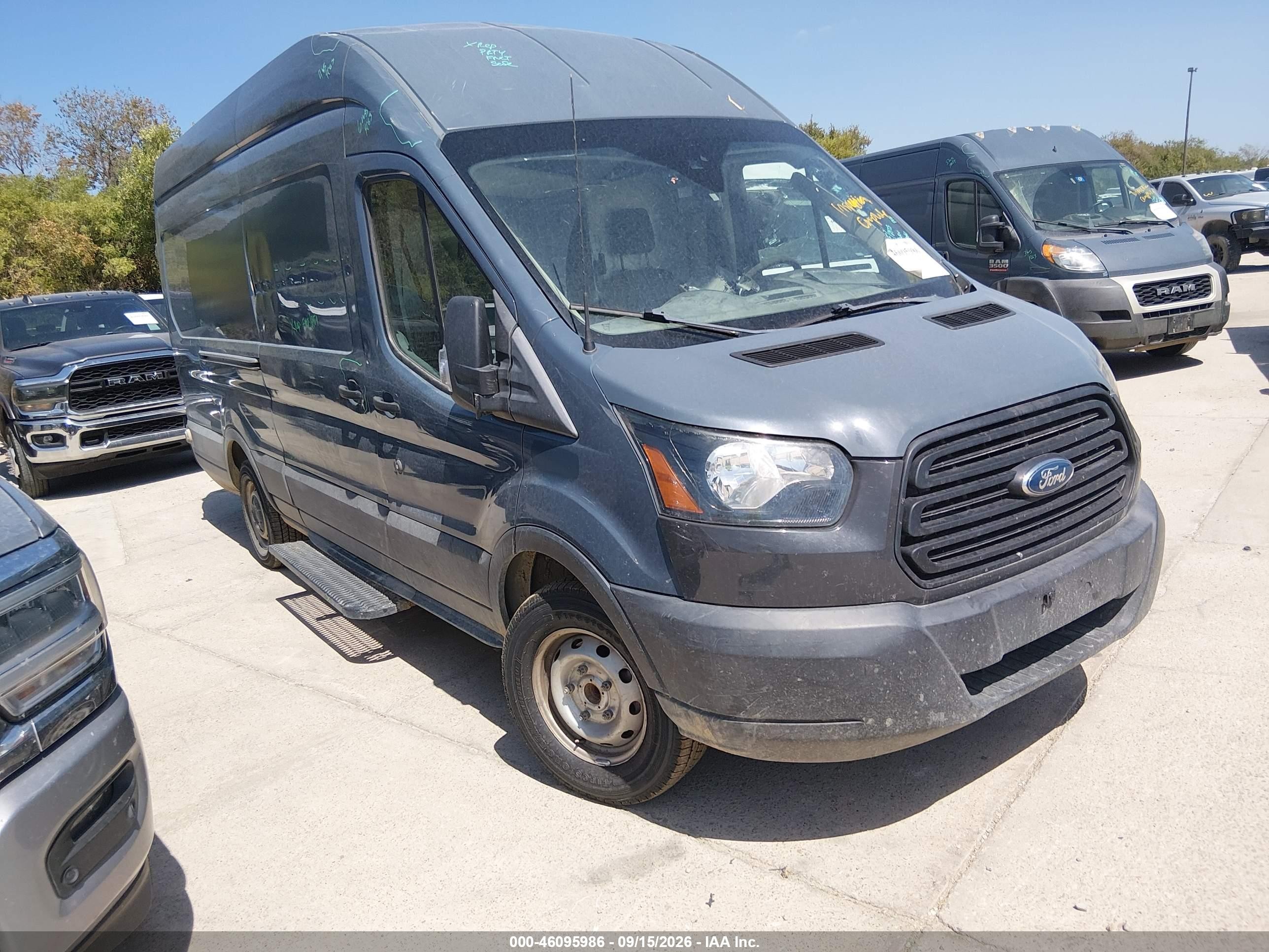 2019 Ford Transit-250 VIN 1FTYR3XM5KKB32973 — IAAI salvage auction photo