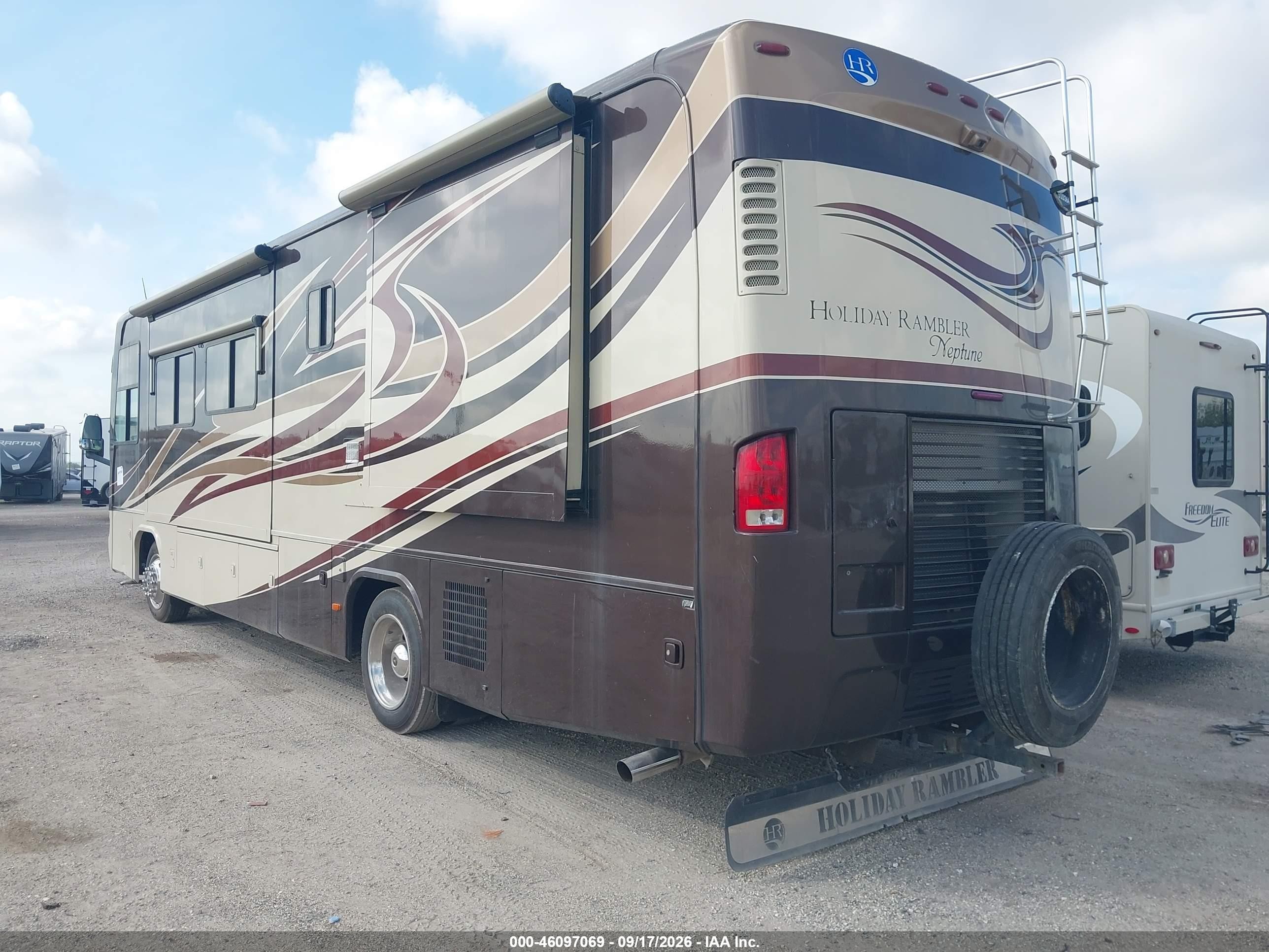 2009 Roadmaster Rail Ae-stacked Rail VIN 1RF2B444592049647 IAAI salvage auction — Unknown, Salvage (Texas), sold $4,050 on 2026-10-12 (photo 3)