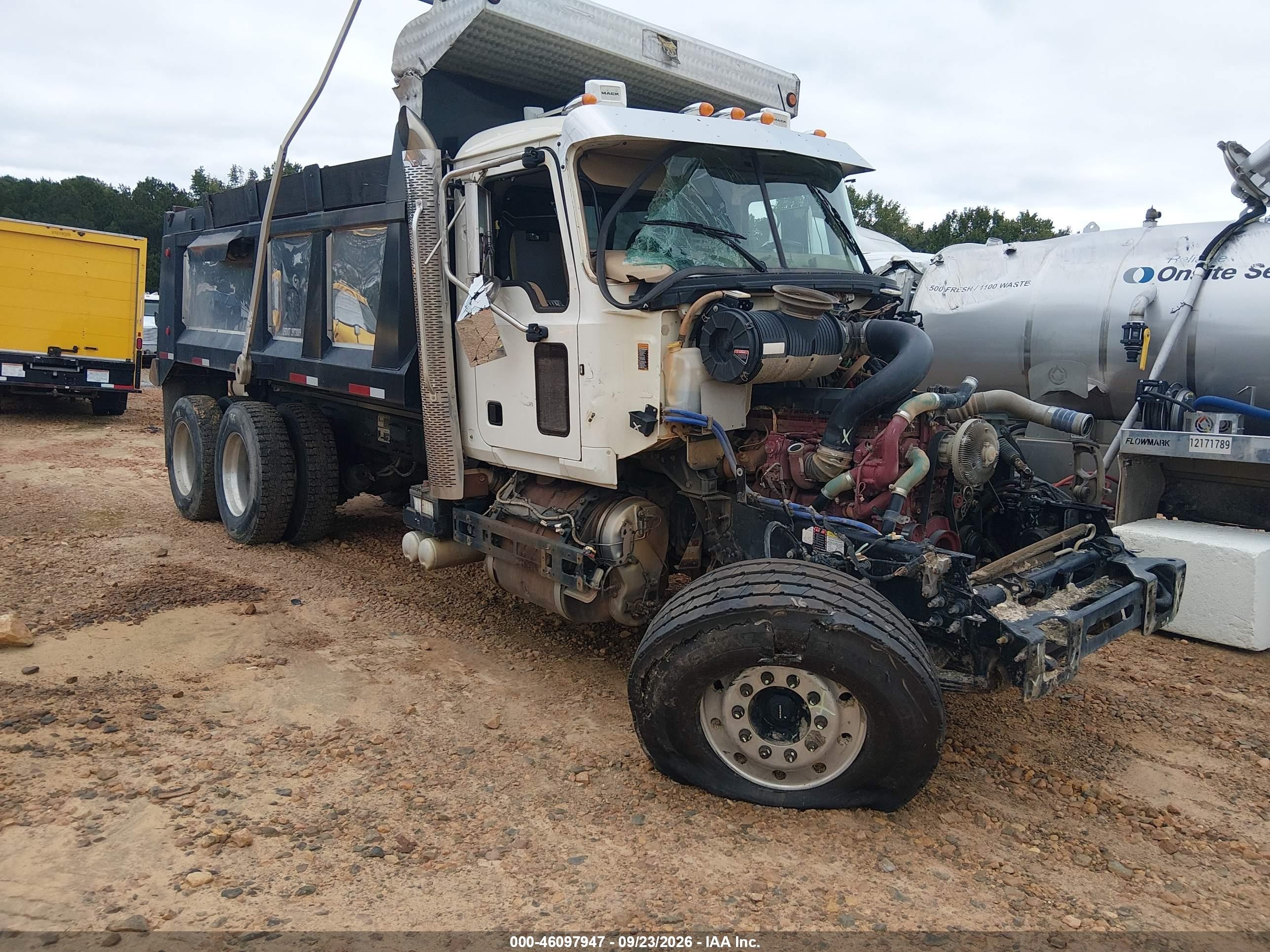 2019 Mack Granite VIN 1M2GR2GC5KM006254 IAAI salvage auction — Front End, Salvage (Georgia), sold $10,600 on 2026-10-14 (photo 1)