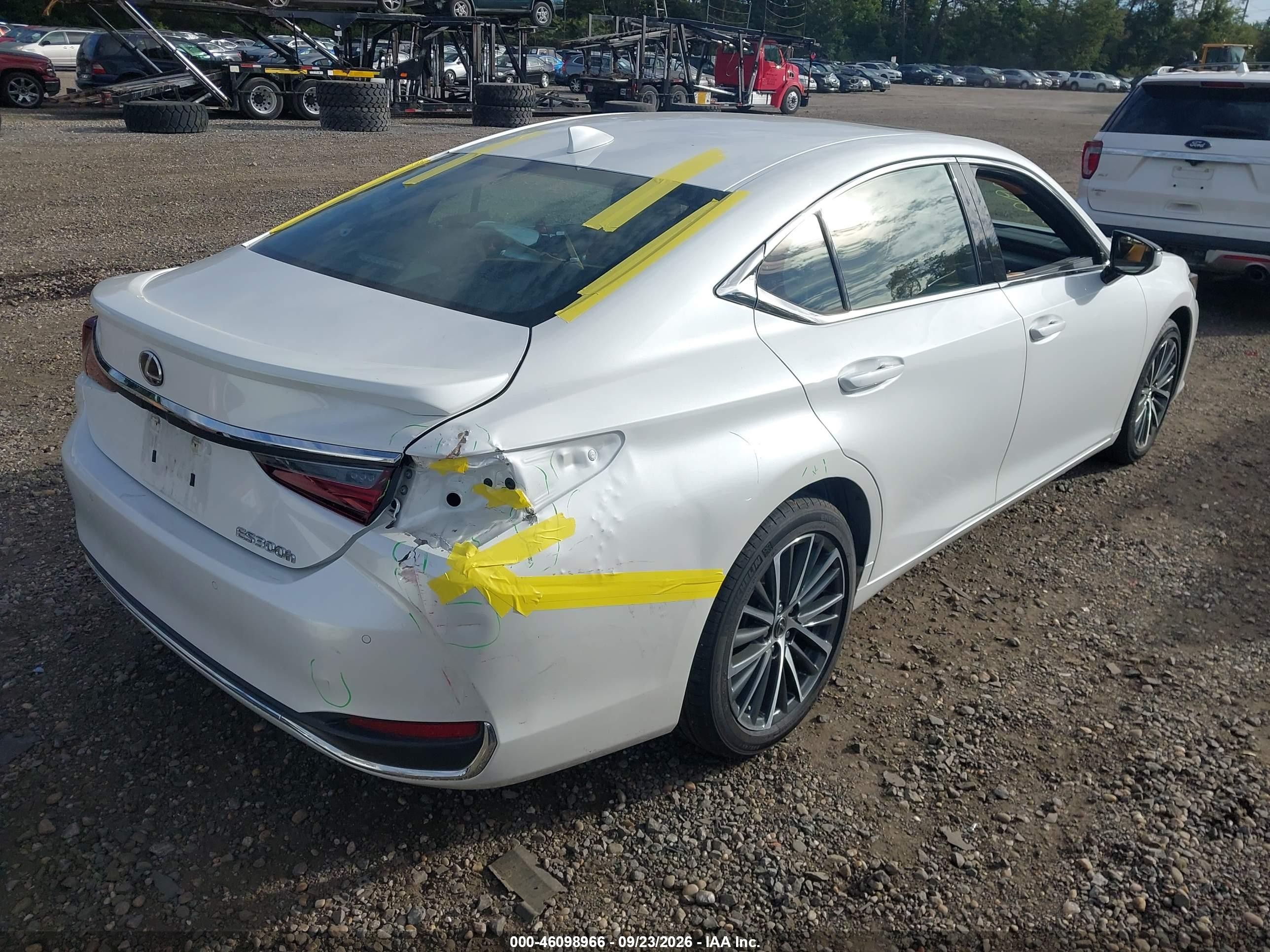 2023 Lexus Es 300h VIN 58ADA1C13PU029430 IAAI salvage auction — Rear End, Salvage (Connecticut), sold $18,200 on 2026-09-29 (photo 4)
