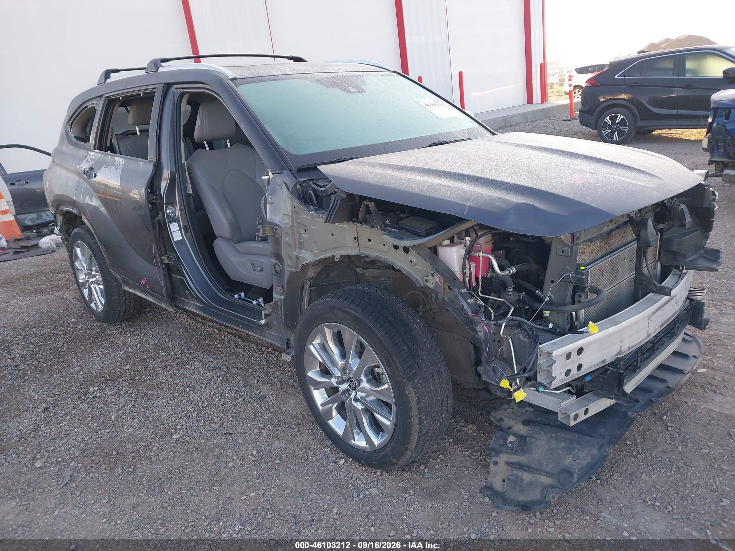 2021 Toyota Highlander Hybrid VIN 5TDXBRCH0MS531765 — IAAI salvage auction photo