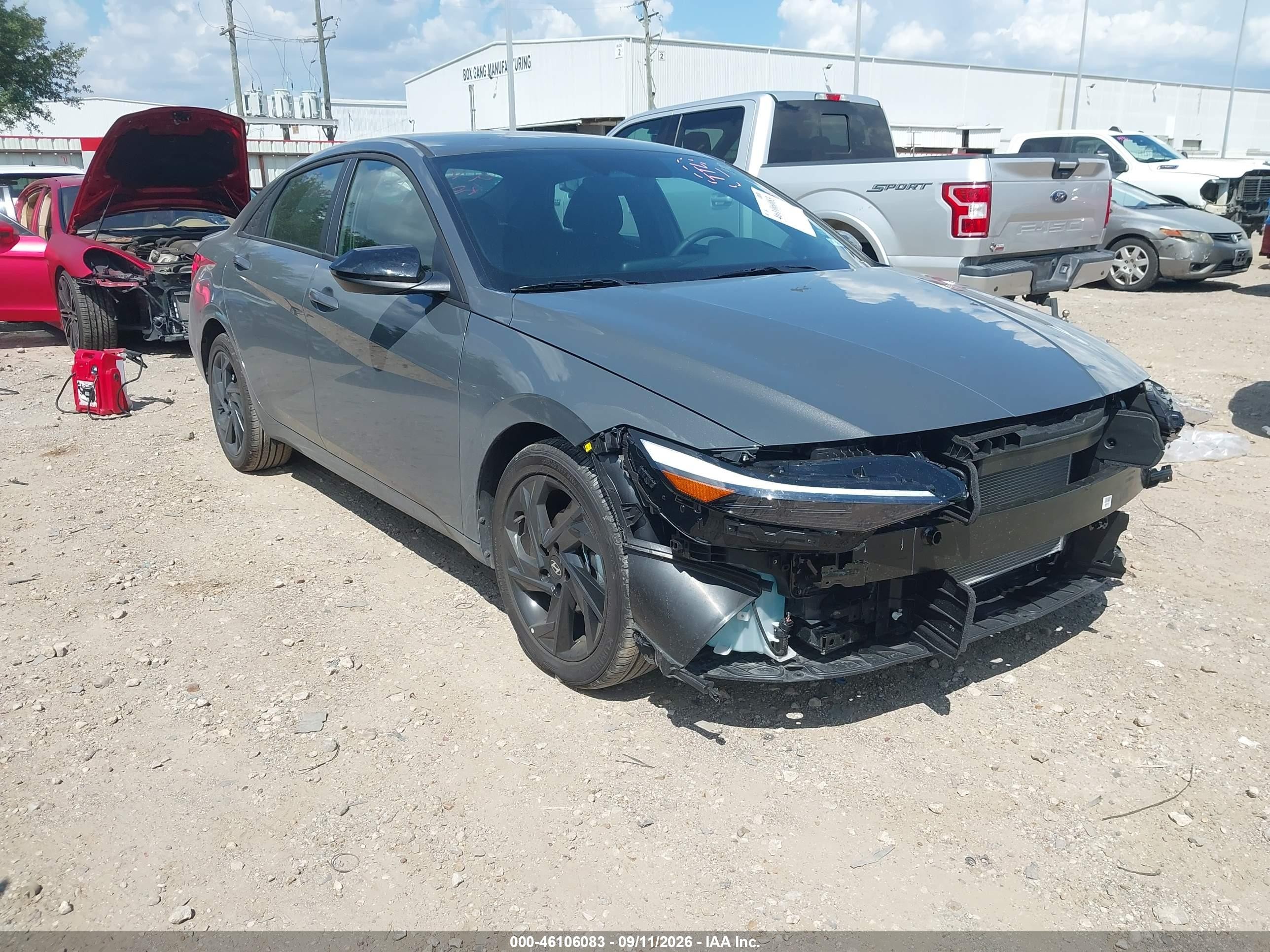2026 Hyundai Elantra VIN KMHLM4DG4TU279932 — IAAI salvage auction photo