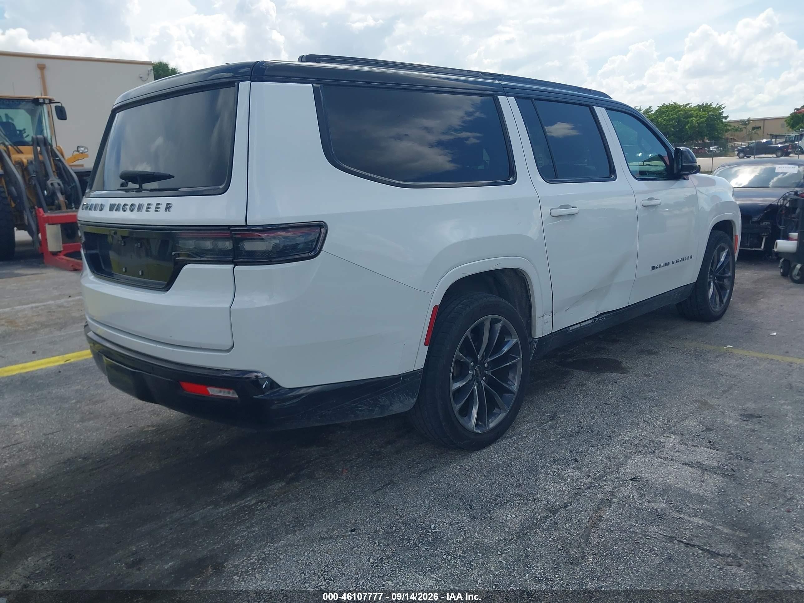 2024 Jeep Grand Wagoneer VIN 1C4SJSFP0RS158409 IAAI salvage auction — Side, Enterprise Vehicles Clear Only (Louisiana), sold $32,400 on 2026-09-17 (photo 4)