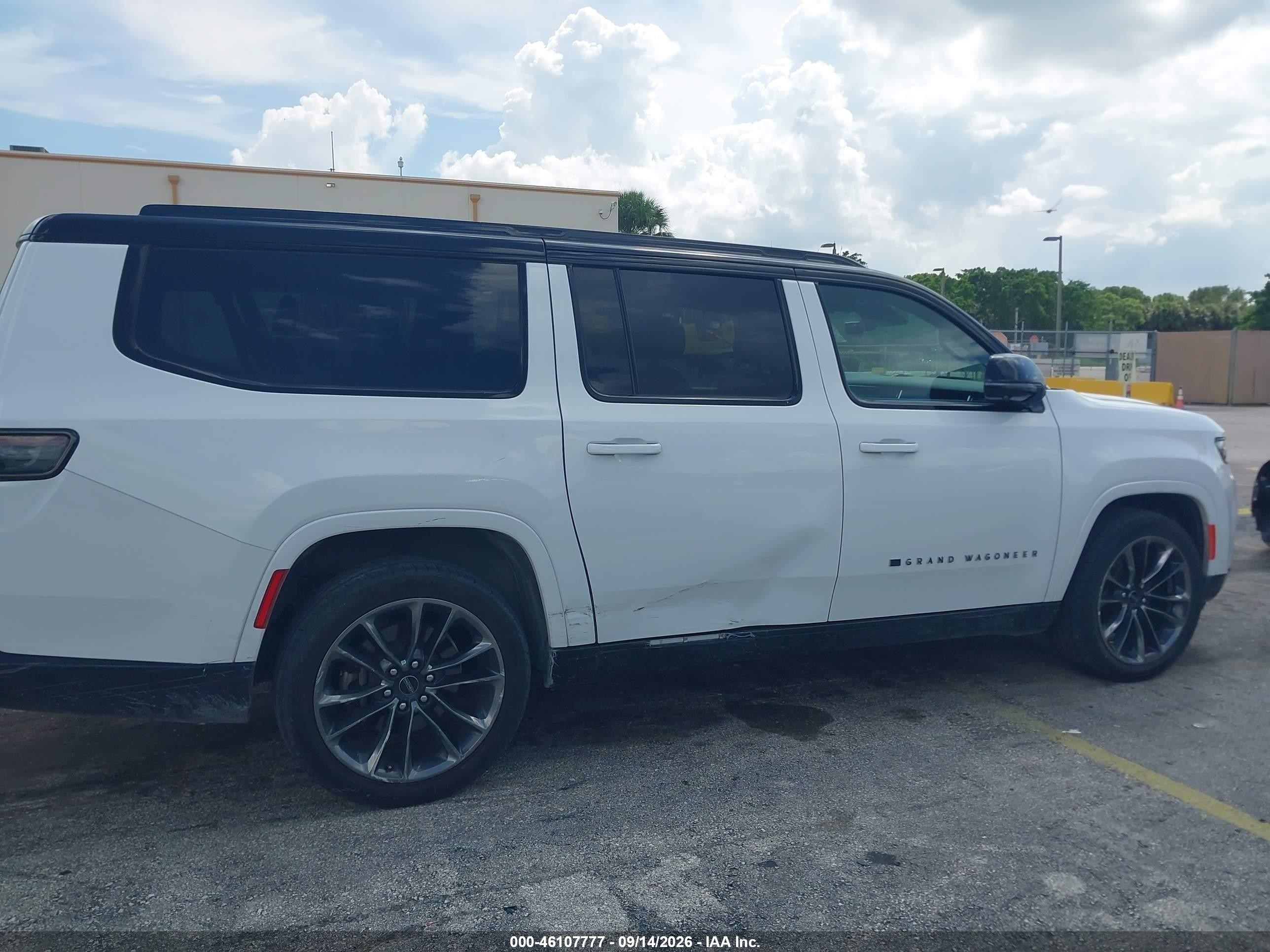 2024 Jeep Grand Wagoneer VIN 1C4SJSFP0RS158409 IAAI salvage auction — Side, Enterprise Vehicles Clear Only (Louisiana), sold $32,400 on 2026-09-17 (photo 6)