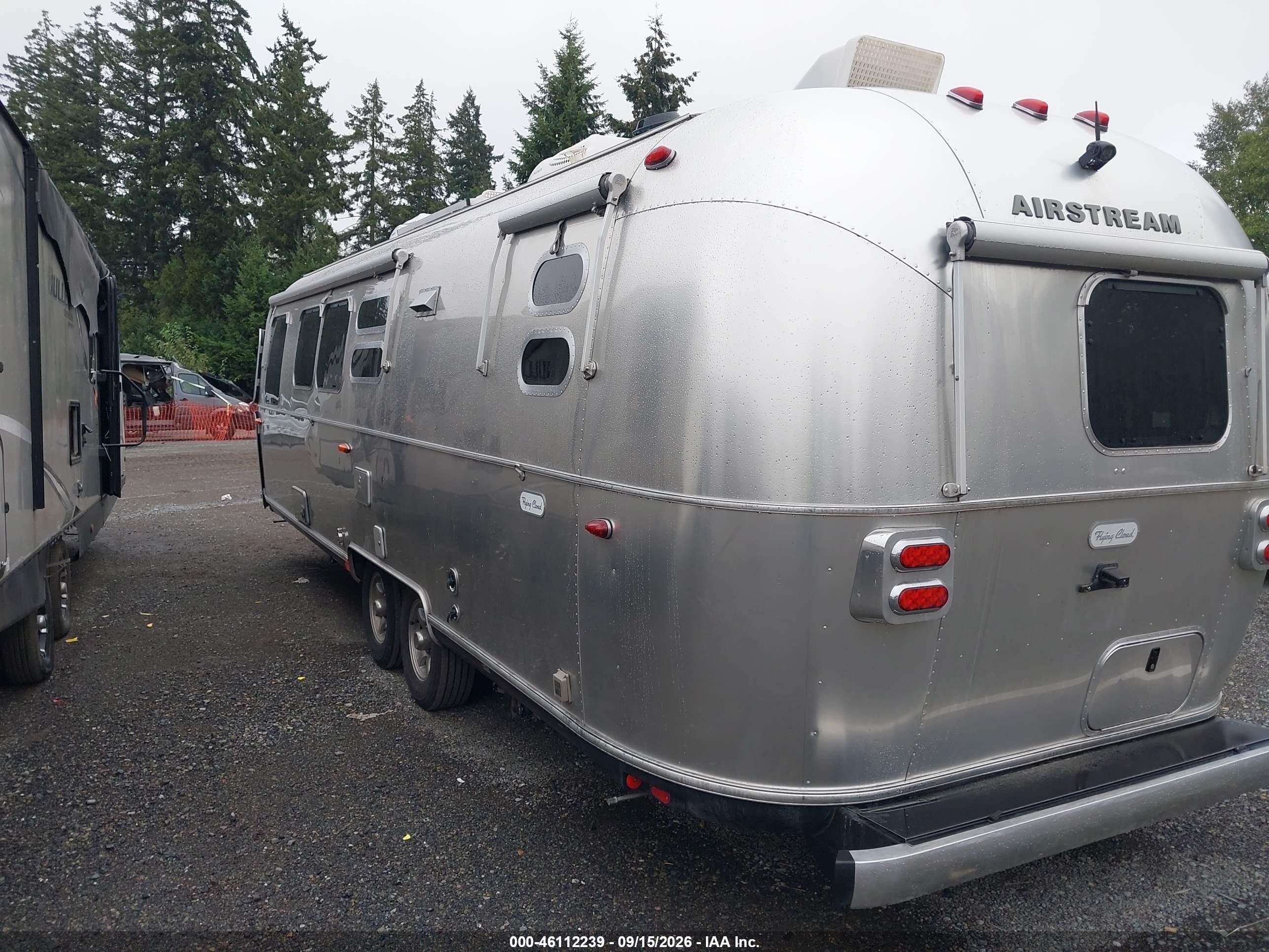2022 Airstream Flying Cloud VIN 1STC9YP29NJ559266 IAAI salvage auction — Side, Bill Of Sale (Washington), sold $27,000 on 2026-10-07 (photo 3)