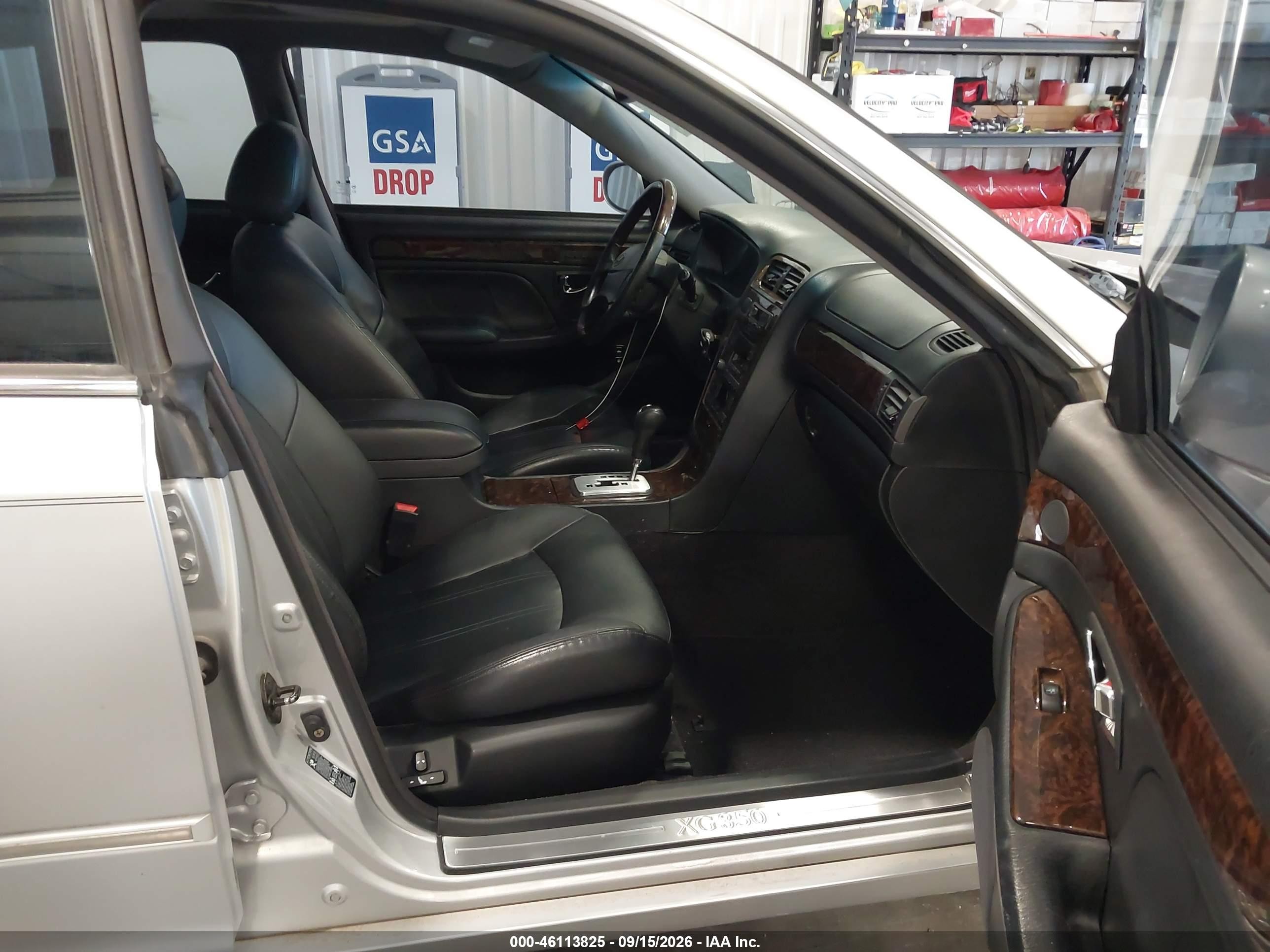 2002 Hyundai XG VIN KMHFU45E52A161415 IAAI salvage auction — Normal Wear, Clear (Colorado), sold $225 on 2026-10-06 (photo 5)