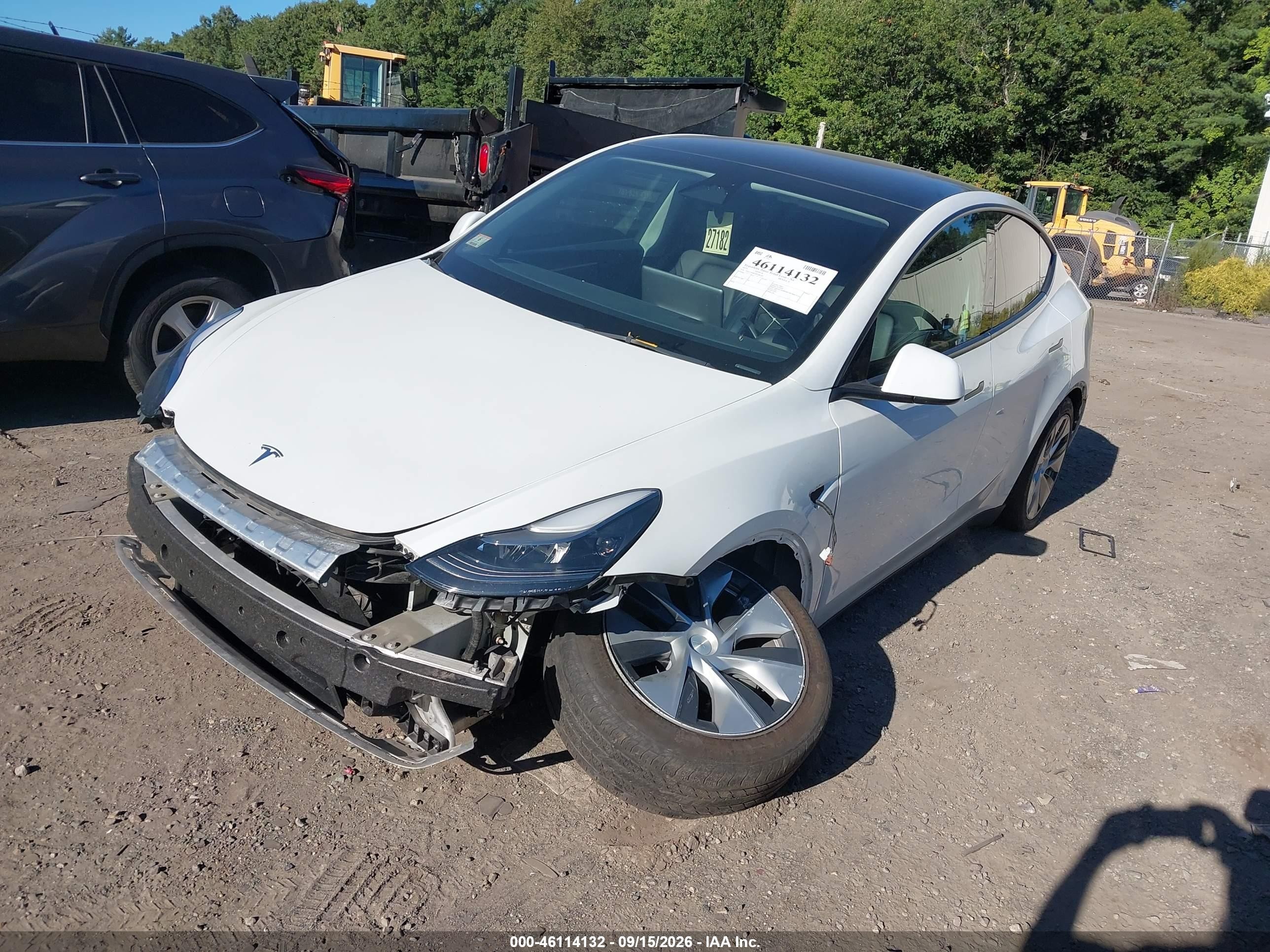 2023 Tesla Model y VIN 7SAYGDEE4PF706185 IAAI salvage auction — Unknown, Salvage (Massachusetts), sold $11,300 on 2026-09-29 (photo 2)