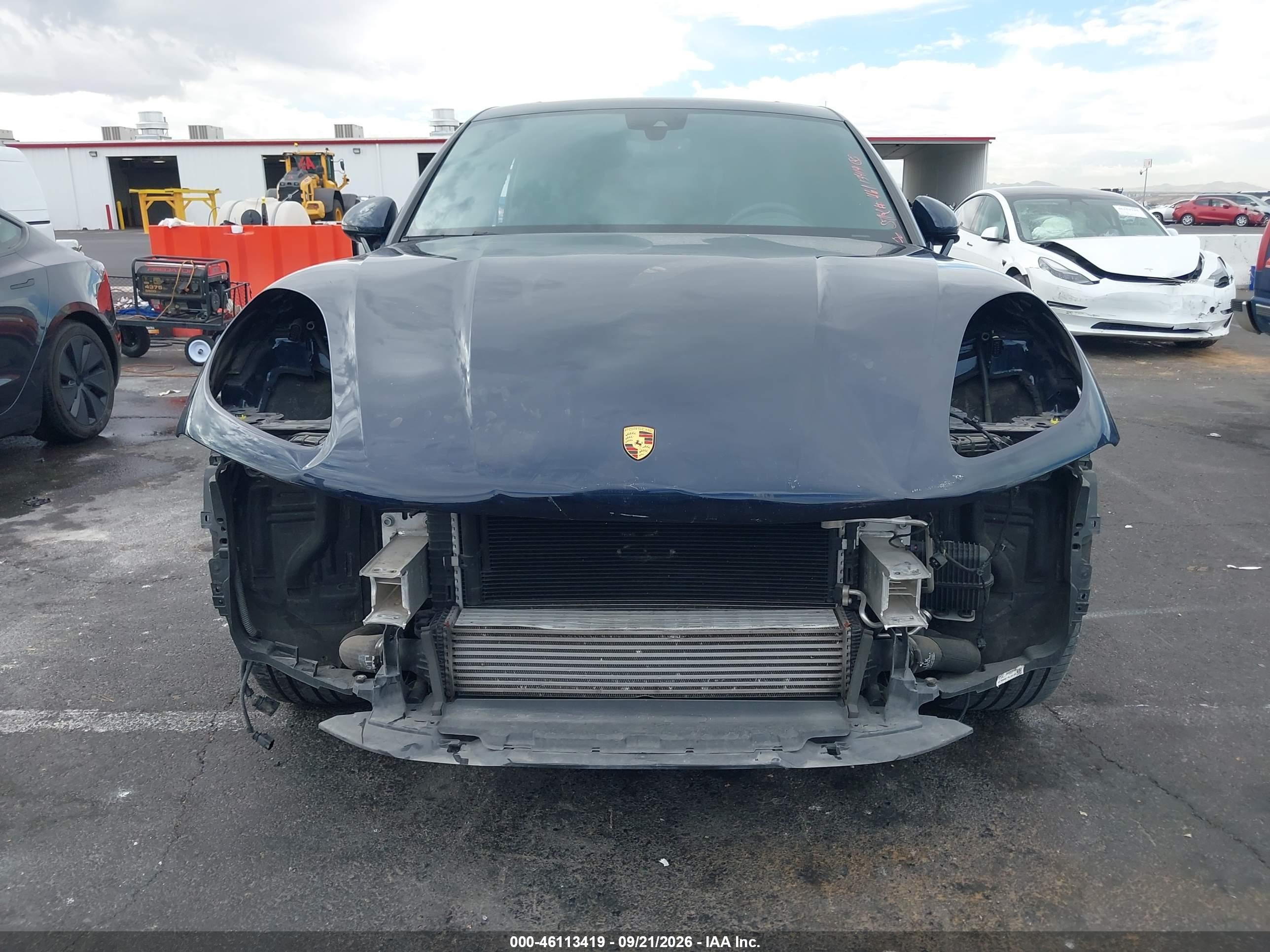 2022 Porsche Macan VIN WP1AA2A56NLB05282 IAAI salvage auction — Front End, Salvage (Nevada), sold $18,300 on 2026-10-09 (photo 6)