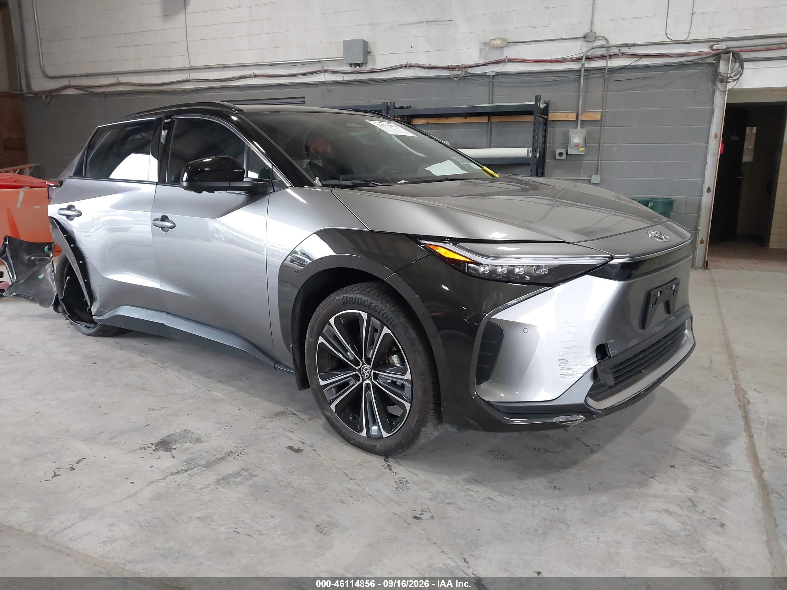 2025 Toyota BZ4X VIN JTMABACA8SA094182 — IAAI salvage auction photo