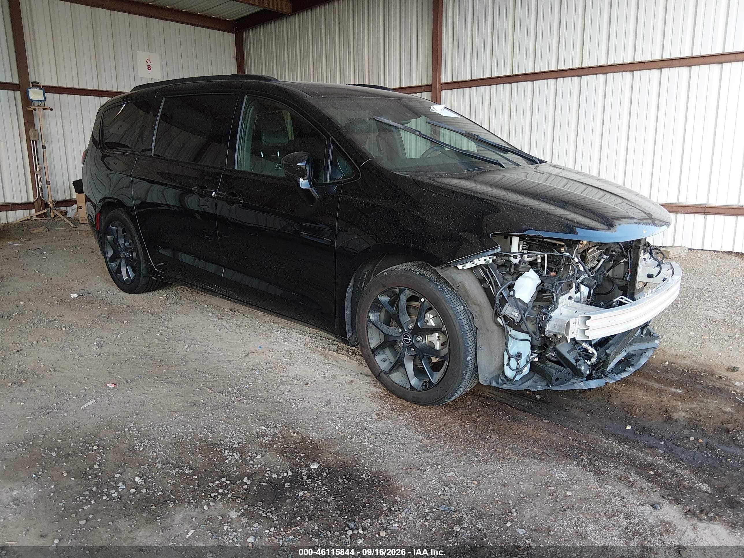 2025 Chrysler Pacifica VIN 2C4RC1GG0SR552517 — IAAI salvage auction photo