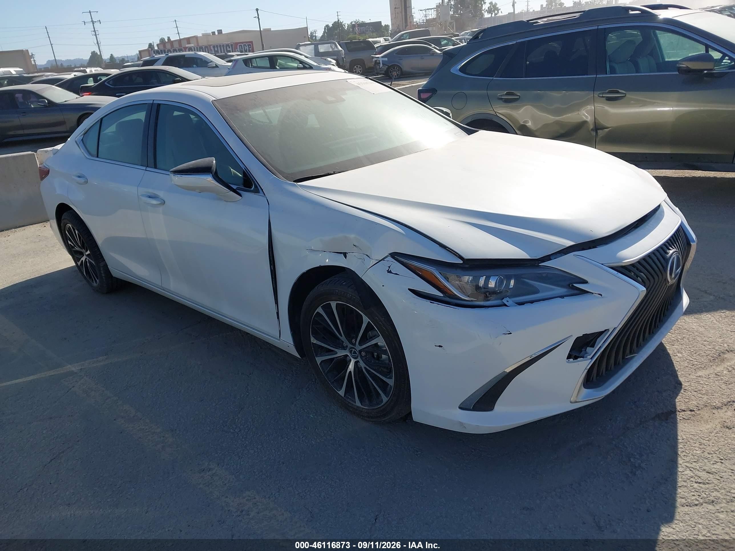 2025 Lexus ES 300h VIN 58AEA1C16SU069563 — IAAI salvage auction photo