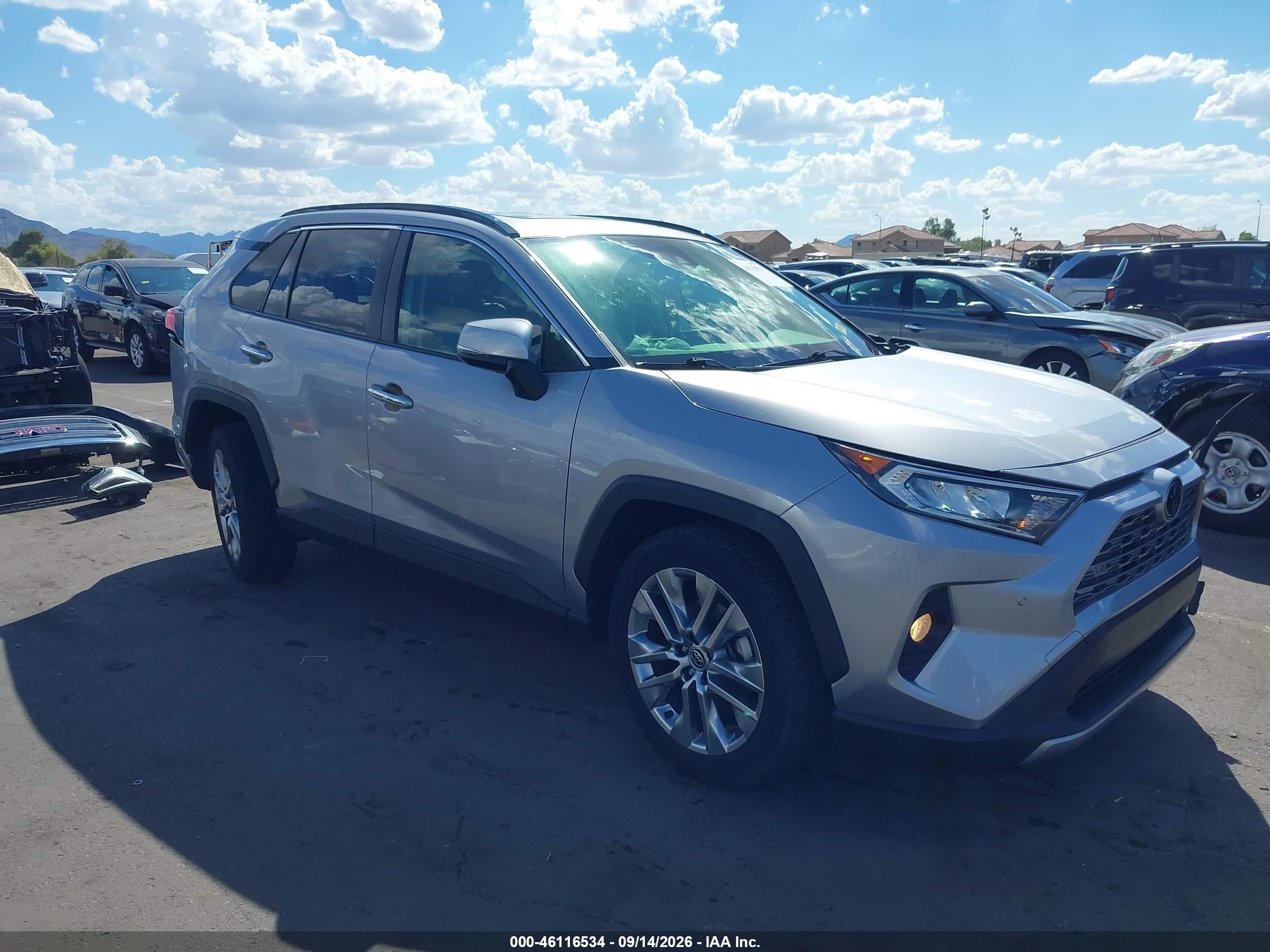 2021 Toyota RAV4 VIN JTMN1RFV3MD532030 — IAAI salvage auction photo
