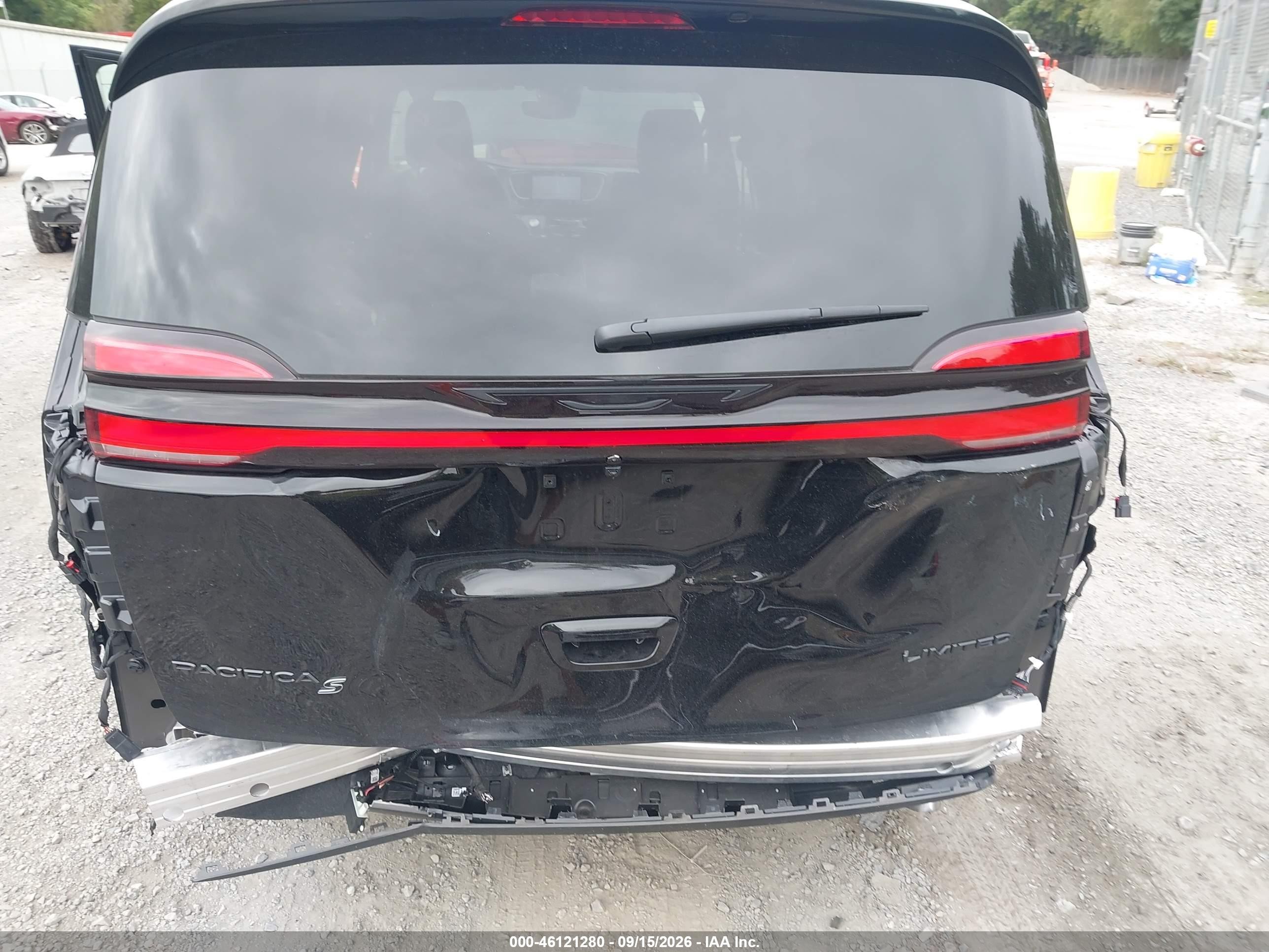 2027 Chrysler Pacifica VIN 2C4RC1GG9VR578926 IAAI salvage auction — Rear End, Enterprise Vehicles Clear Only (Virginia), sold $25,250 on 2026-09-18 (photo 6)
