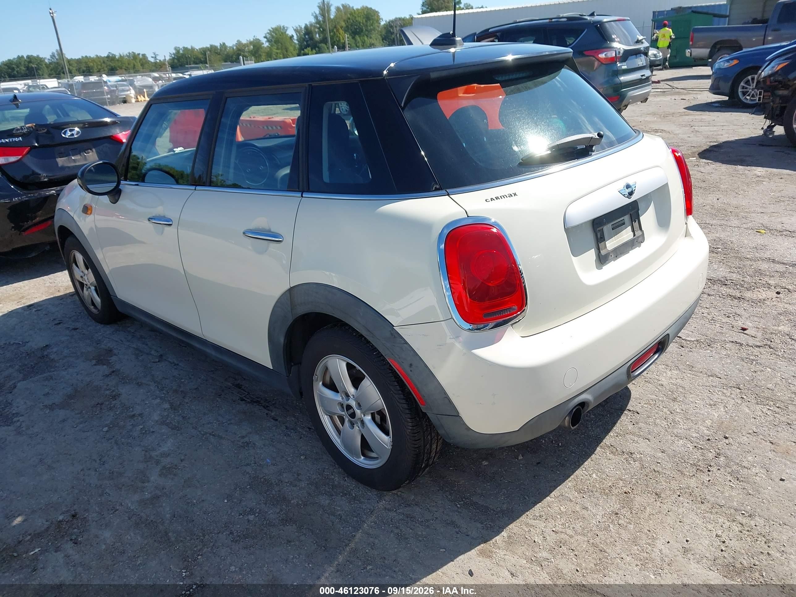 2015 Mini Hard top VIN WMWXS5C50FT837588 IAAI salvage auction — Normal Wear, Clear (Virginia), sold $700 on 2026-09-19 (photo 3)