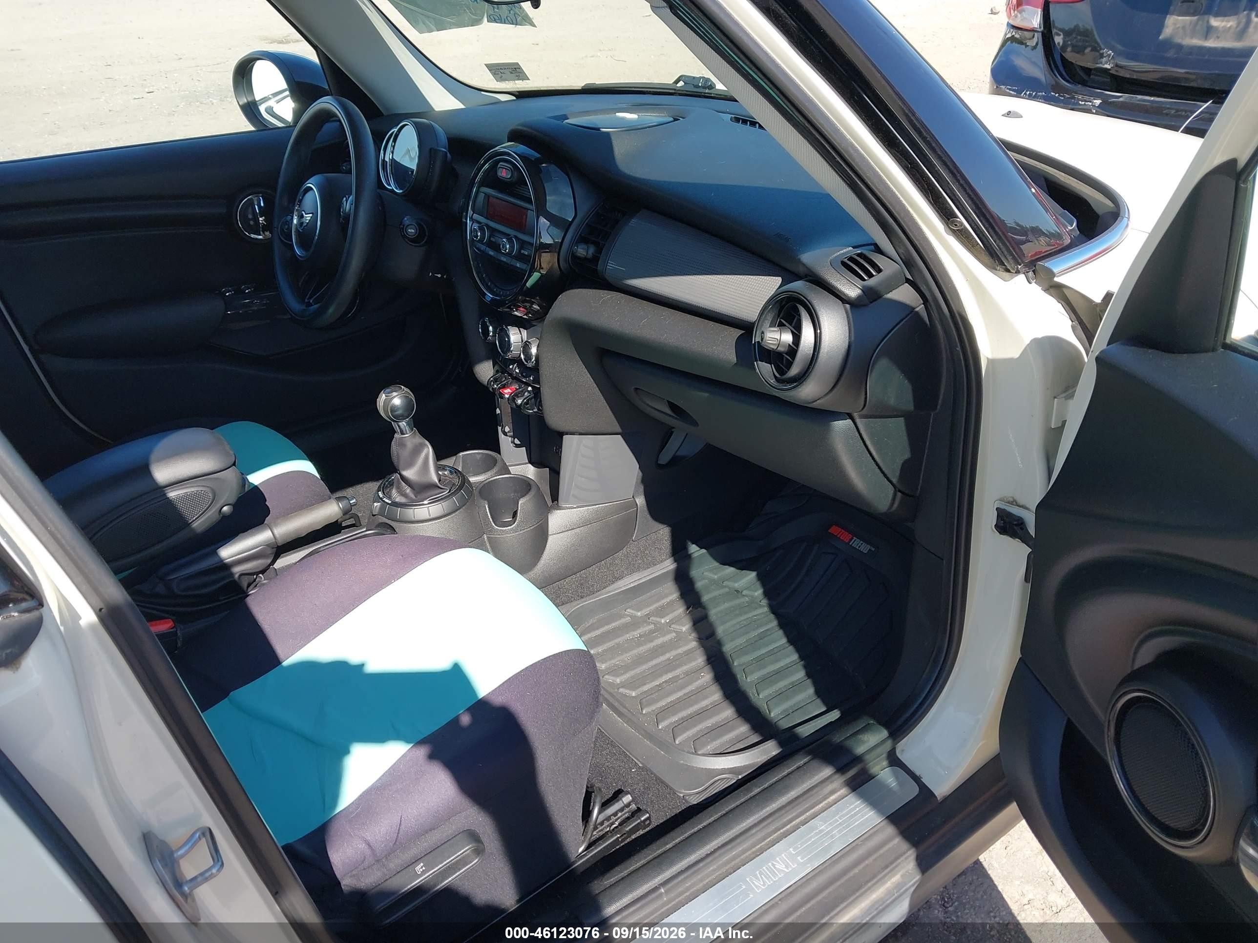2015 Mini Hard top VIN WMWXS5C50FT837588 IAAI salvage auction — Normal Wear, Clear (Virginia), sold $700 on 2026-09-19 (photo 5)