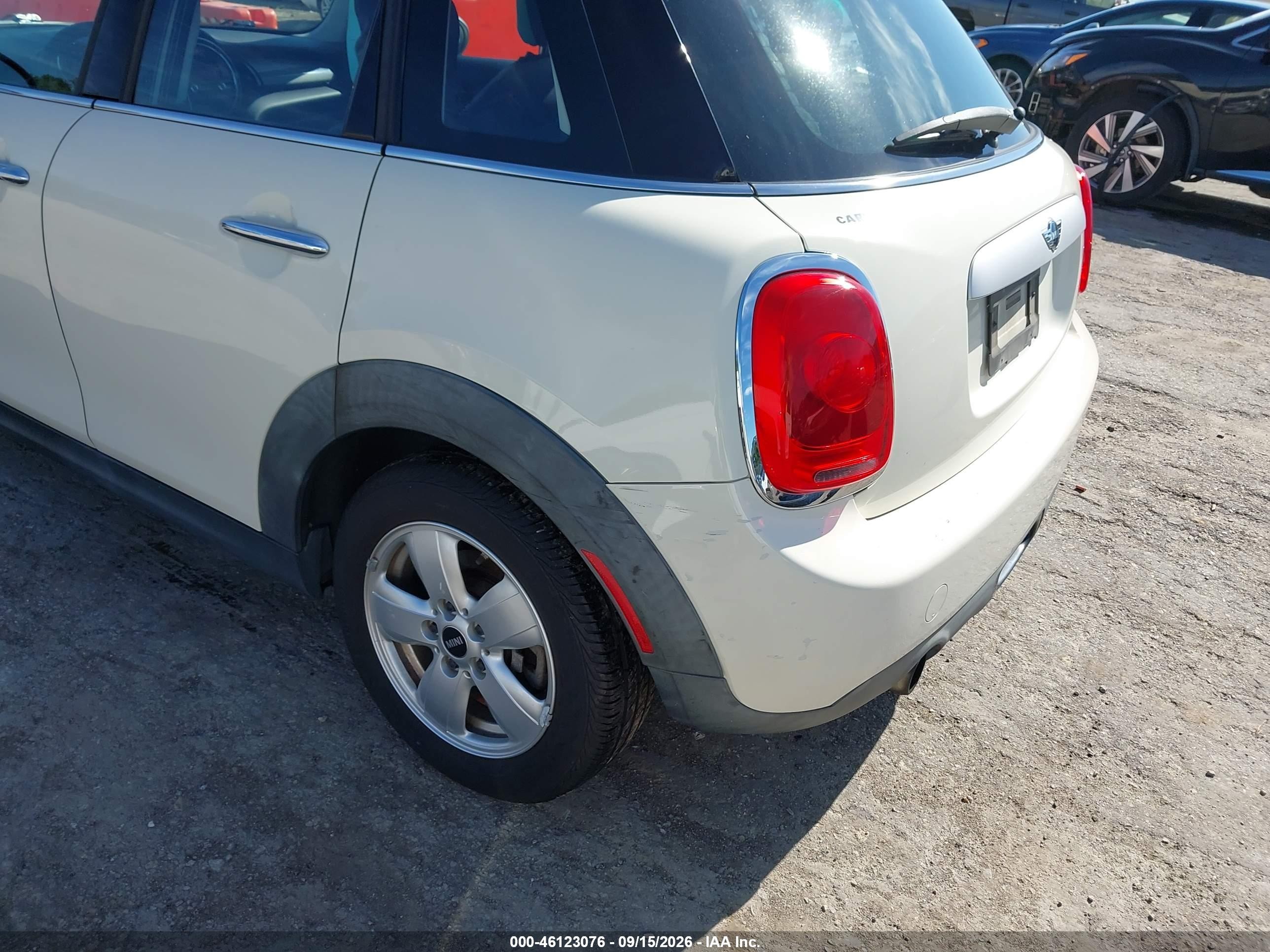 2015 Mini Hard top VIN WMWXS5C50FT837588 IAAI salvage auction — Normal Wear, Clear (Virginia), sold $700 on 2026-09-19 (photo 6)