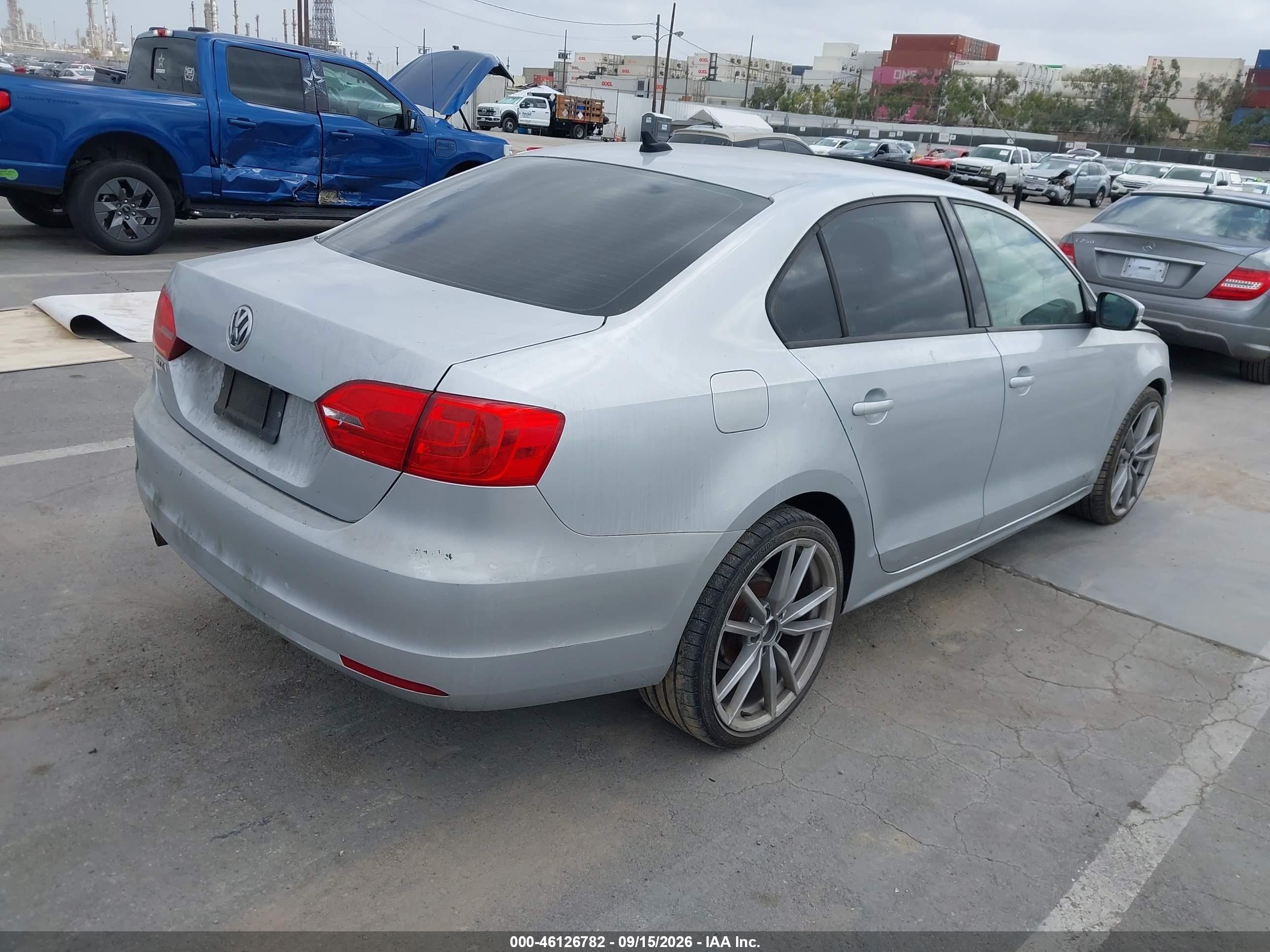 2011 Volkswagen Jetta VIN 3VWDZ7AJ6BM307841 IAAI salvage auction — Front End, Salvage (California), sold $700 on 2026-09-25 (photo 4)
