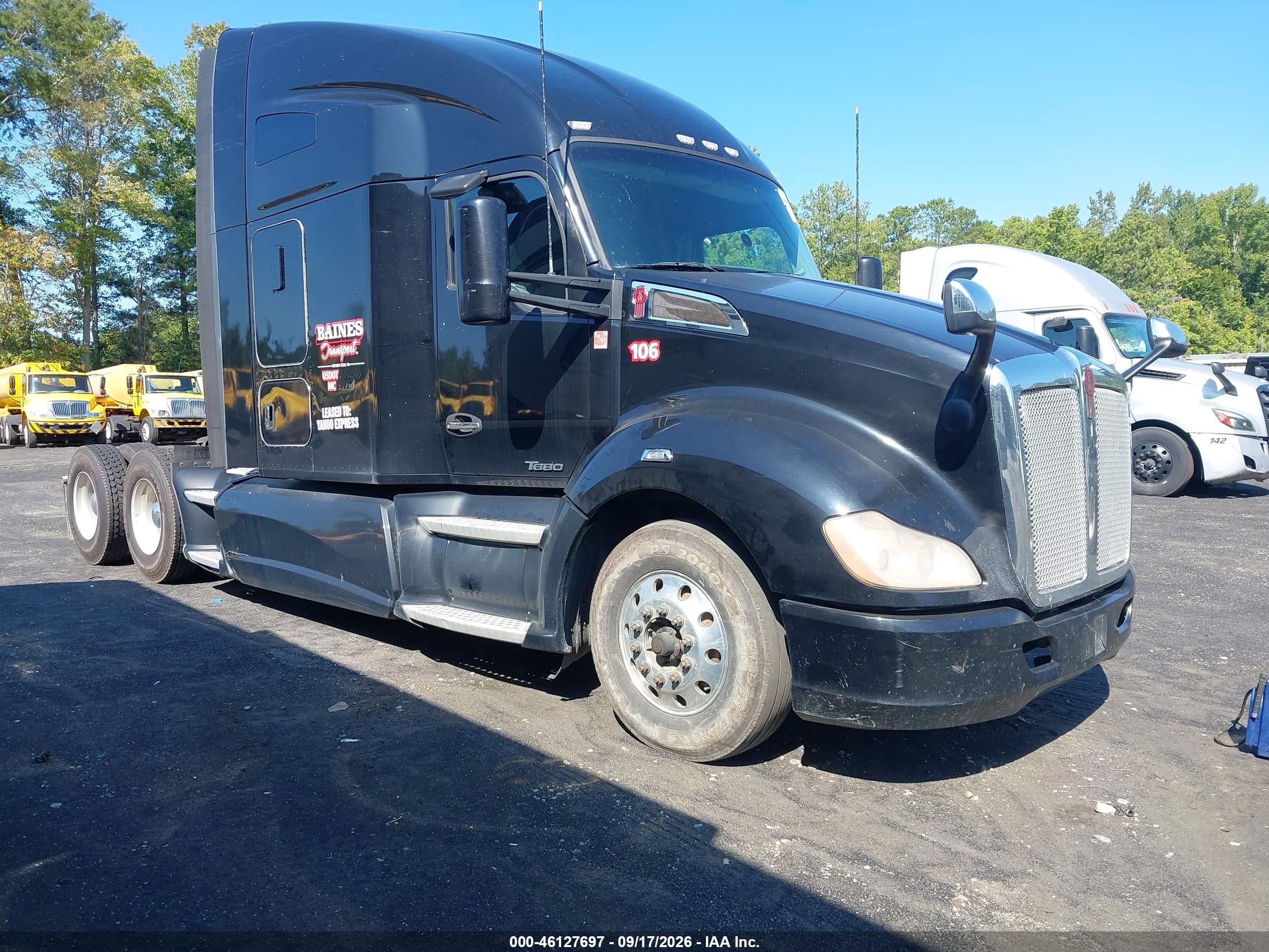 2018 Kenworth T680 VIN 1XKYD49X8JJ183324 — IAAI salvage auction photo
