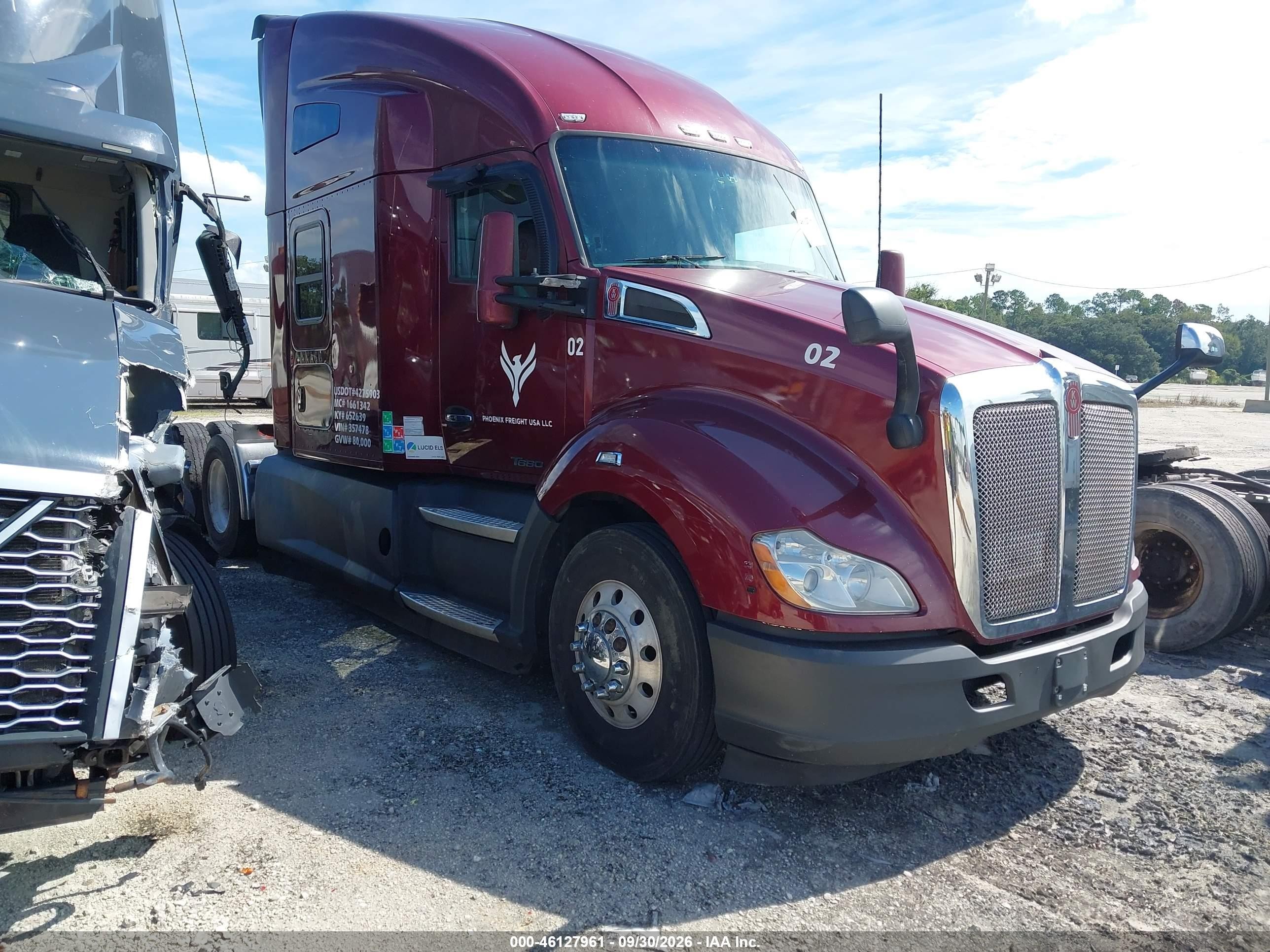 2020 Kenworth T680 VIN 1XKYD49X3LJ357478 — IAAI salvage auction photo
