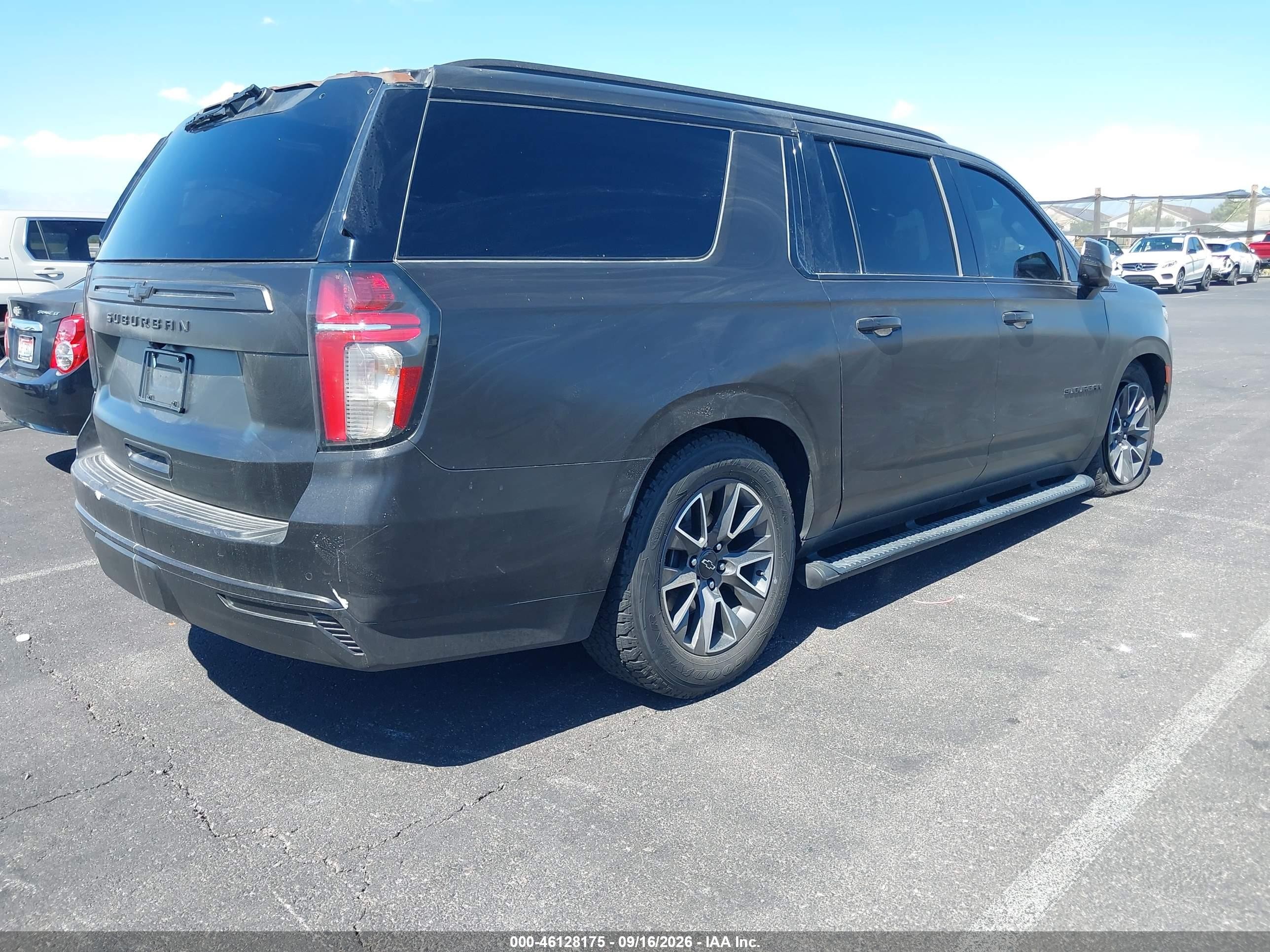 2021 Chevrolet Suburban VIN 1GNSKDKD5MR290416 IAAI salvage auction — Theft, Clear (Illinois), sold $20,100 on 2026-09-24 (photo 4)