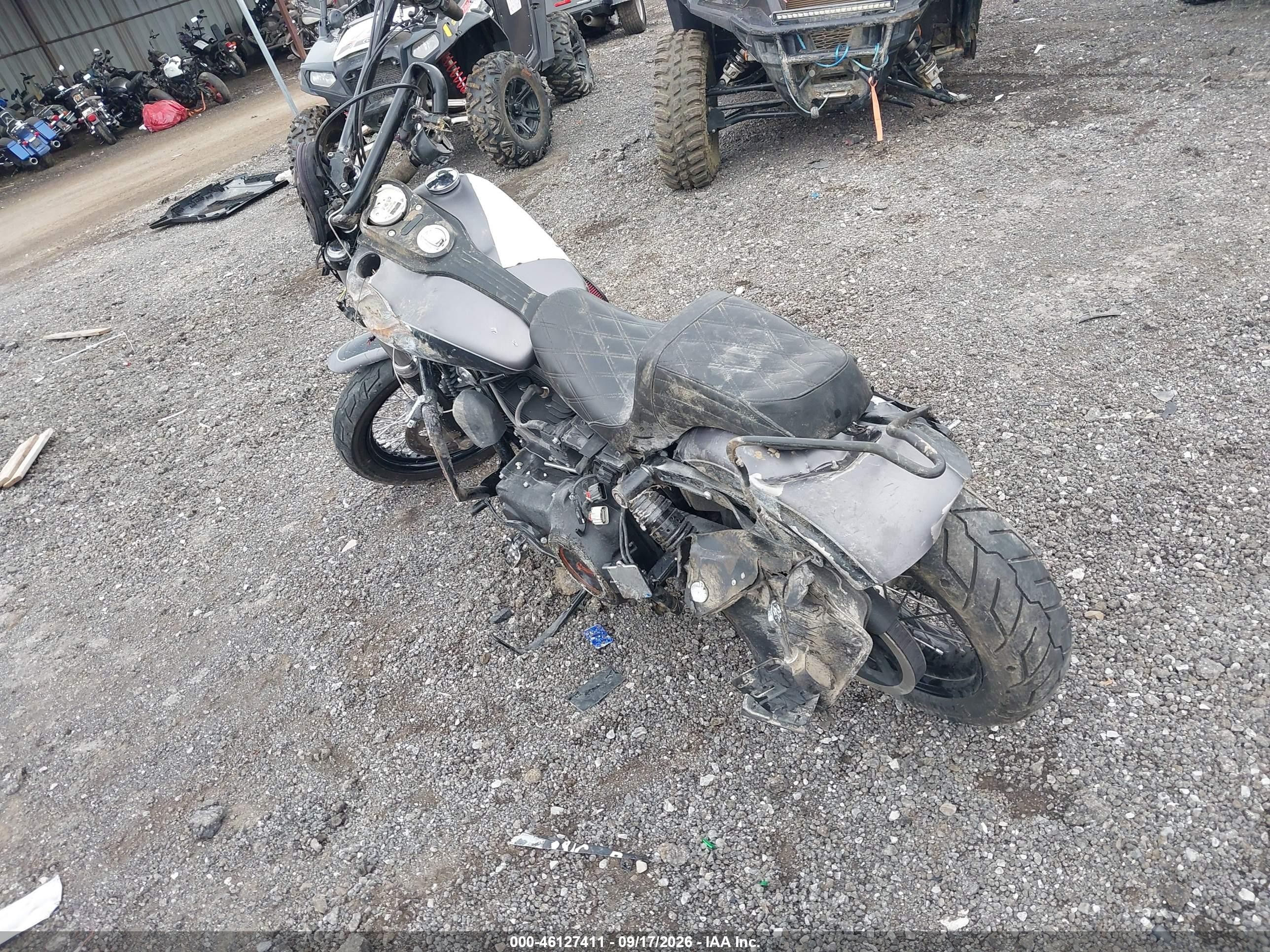 2017 Harley-davidson Street bob VIN 1HD1GXM19HC317375 IAAI salvage auction — Side, Salvage (Ohio), sold $1,550 on 2026-10-13 (photo 3)