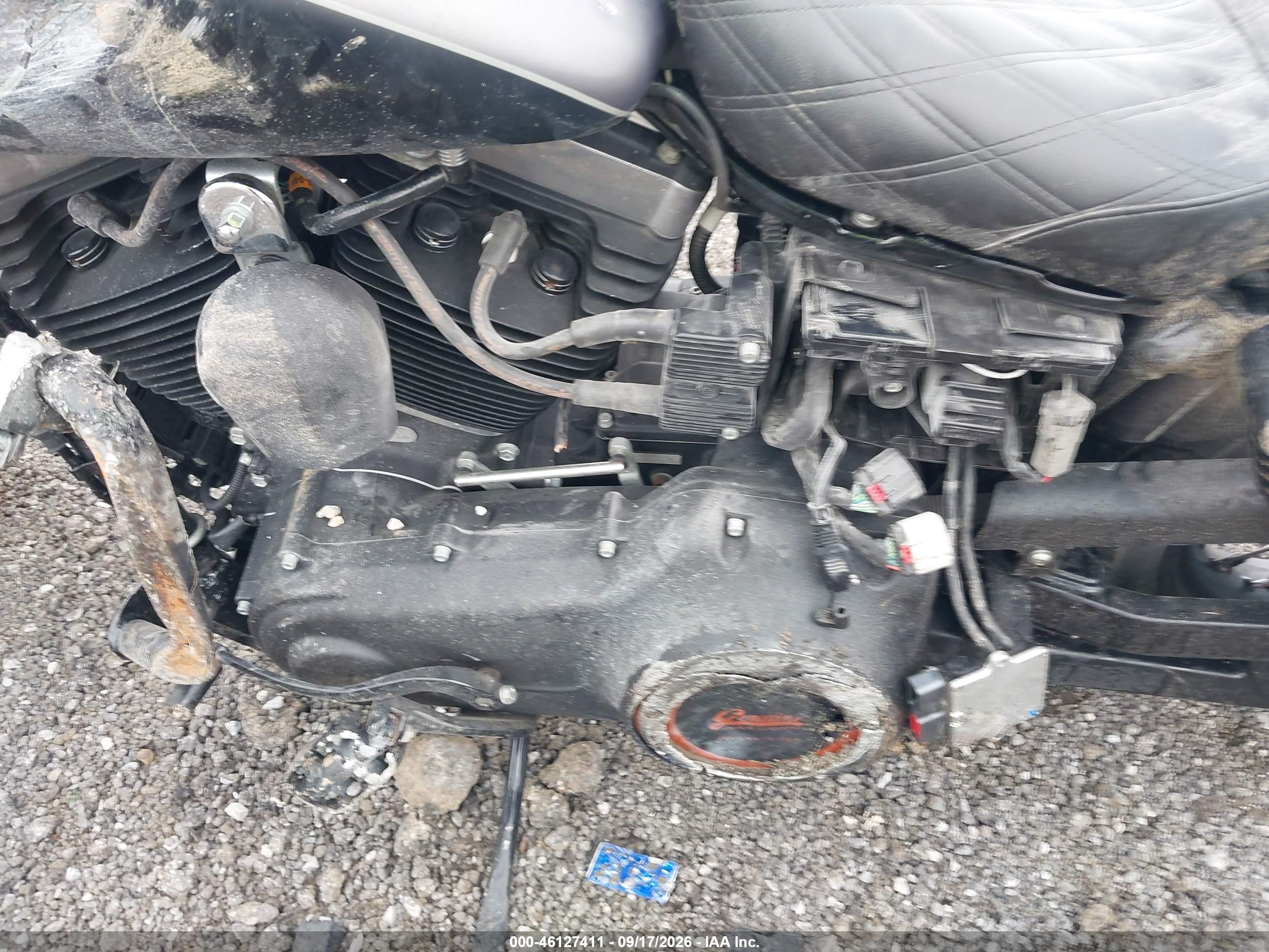 2017 Harley-davidson Street bob VIN 1HD1GXM19HC317375 IAAI salvage auction — Side, Salvage (Ohio), sold $1,550 on 2026-10-13 (photo 9)