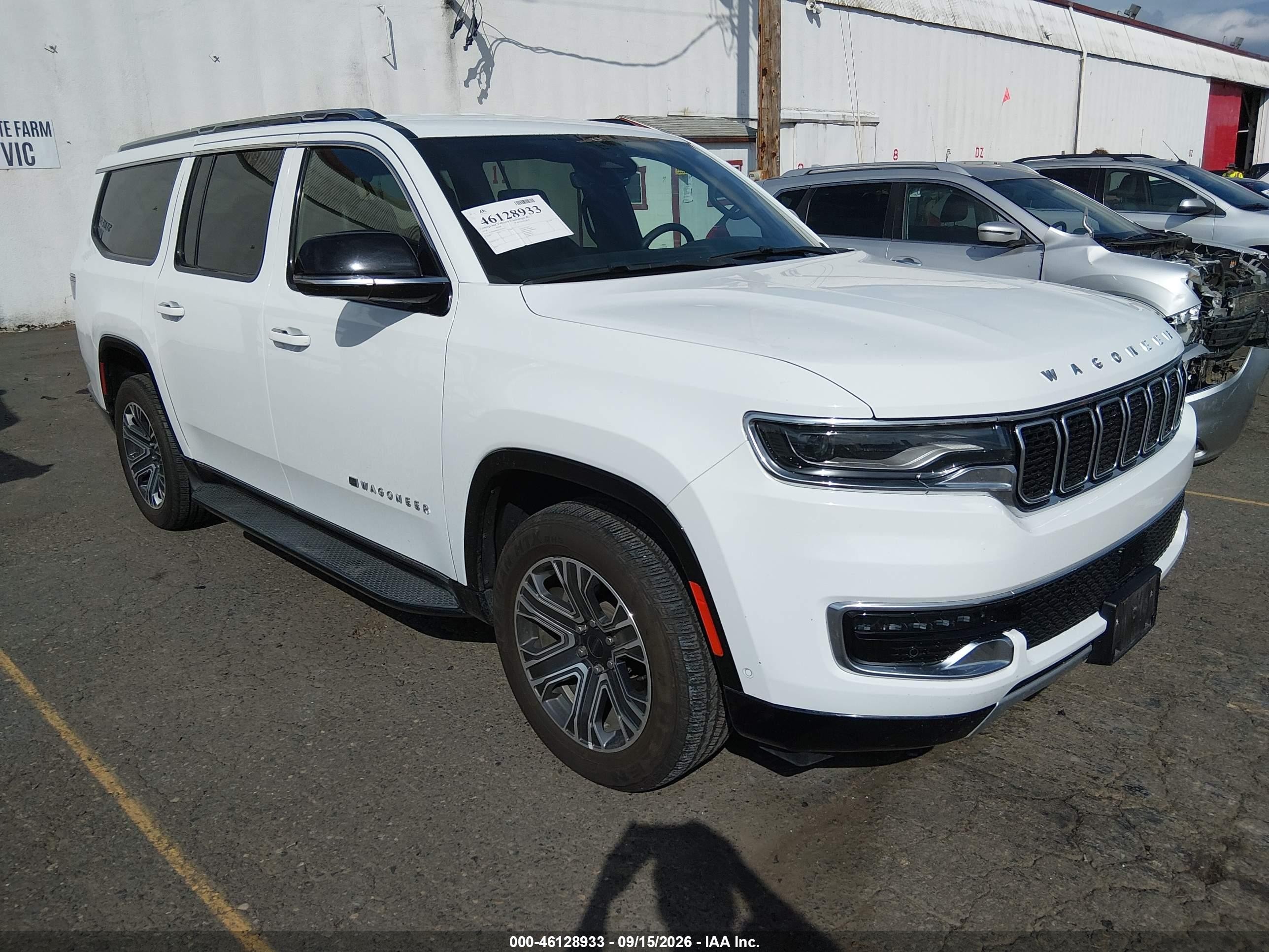 2024 Jeep Wagoneer VIN 1C4SJRBP4RS178242 — IAAI salvage auction photo
