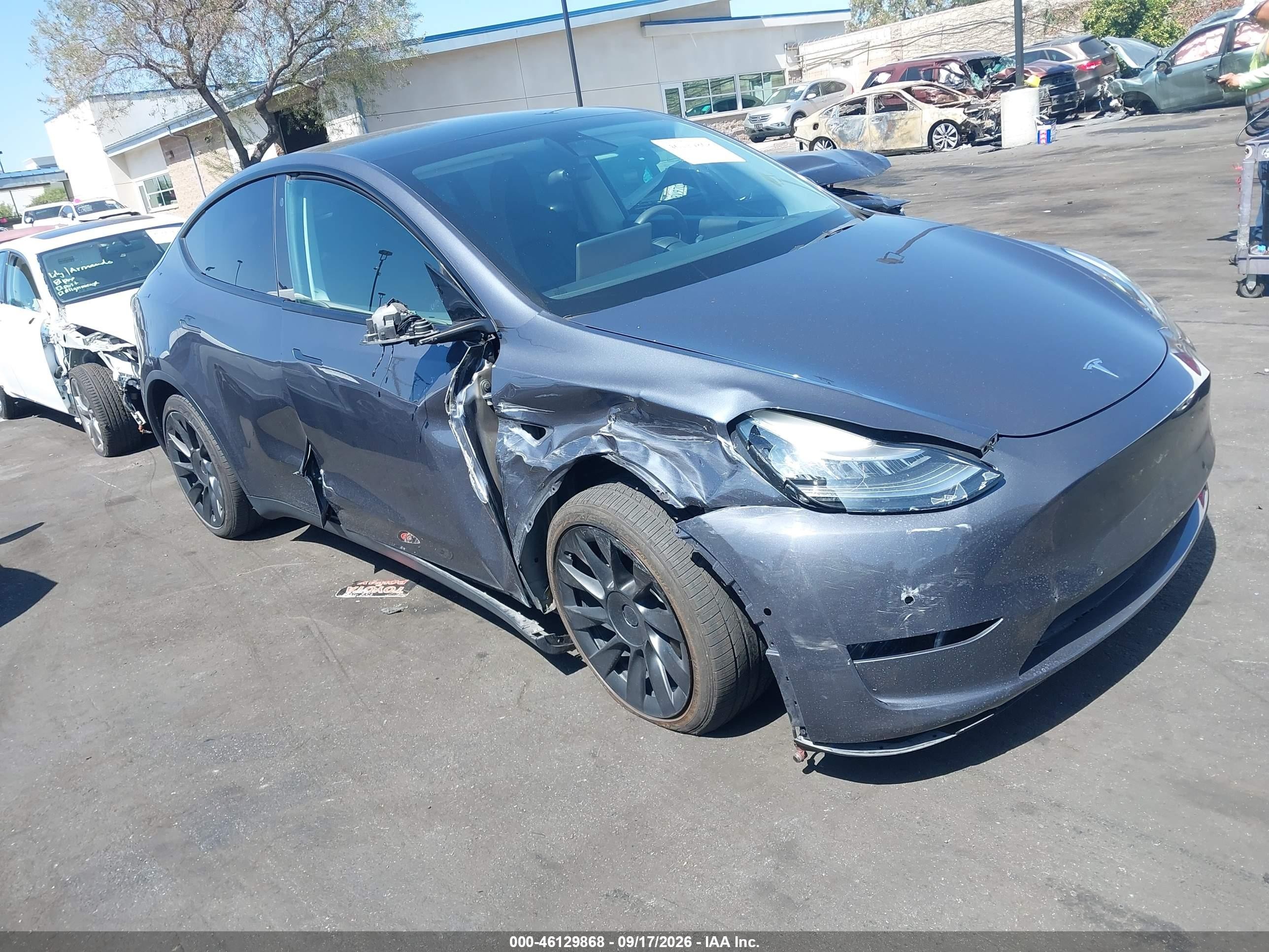 2021 Tesla Model Y VIN 5YJYGDEE7MF091060 — IAAI salvage auction photo