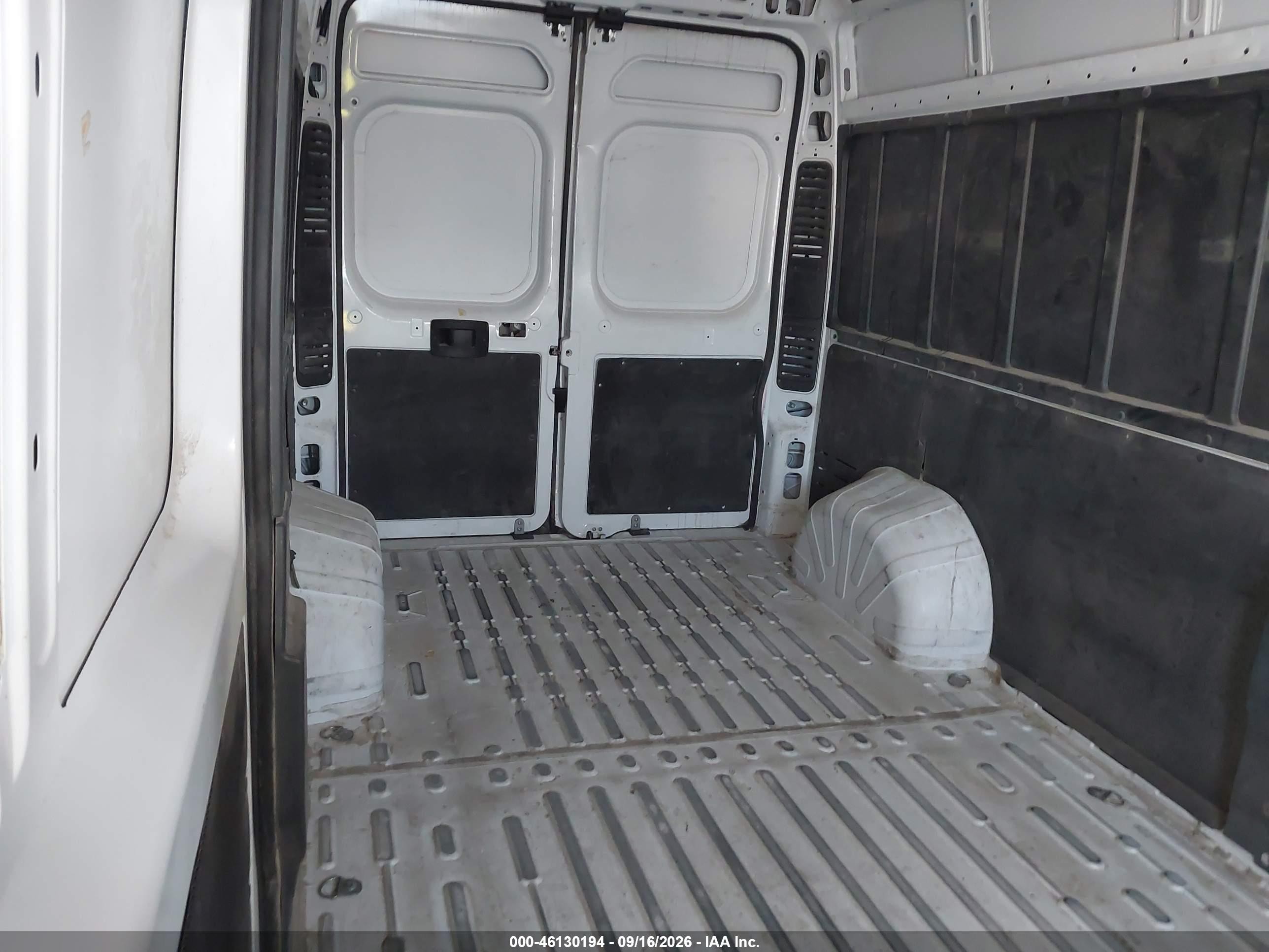 2025 Ram Promaster 2500 VIN 3C6LRVDG8SE519337 IAAI salvage auction — Normal Wear, Enterprise Vehicles Clear Only (Washington), sold $15,300 on 2026-09-19 (photo 8)