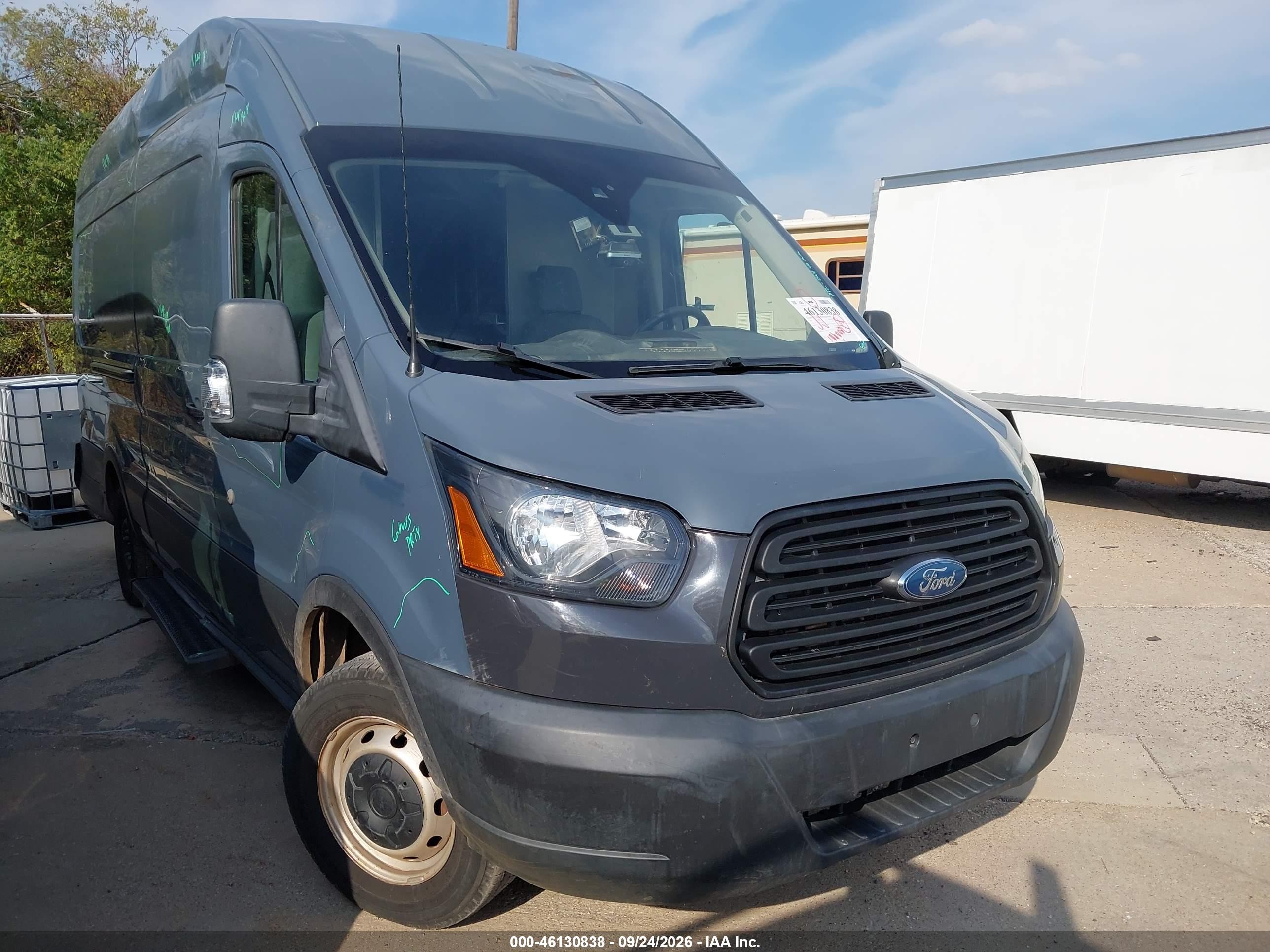 2019 Ford Transit-250 VIN 1FTYR3XM0KKA97520 — IAAI salvage auction photo