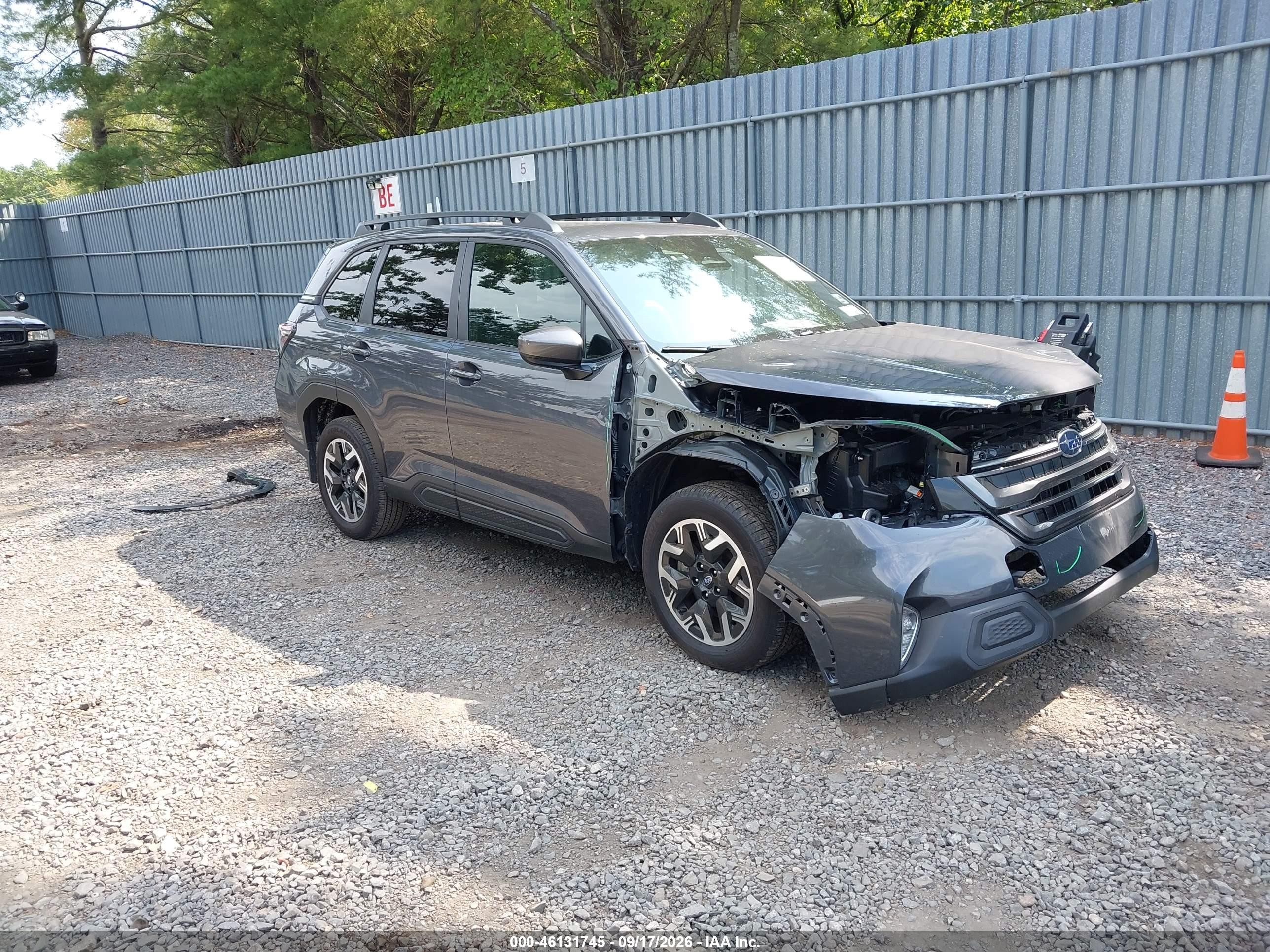 2025 Subaru Forester VIN JF2SLDDC8SH606373 — IAAI salvage auction photo