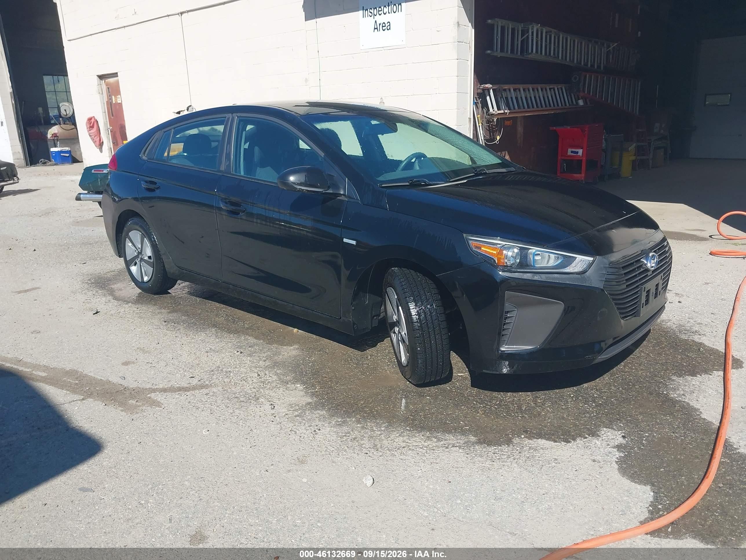 2018 Hyundai Ioniq Hybrid VIN KMHC65LC0JU075964 — IAAI salvage auction photo