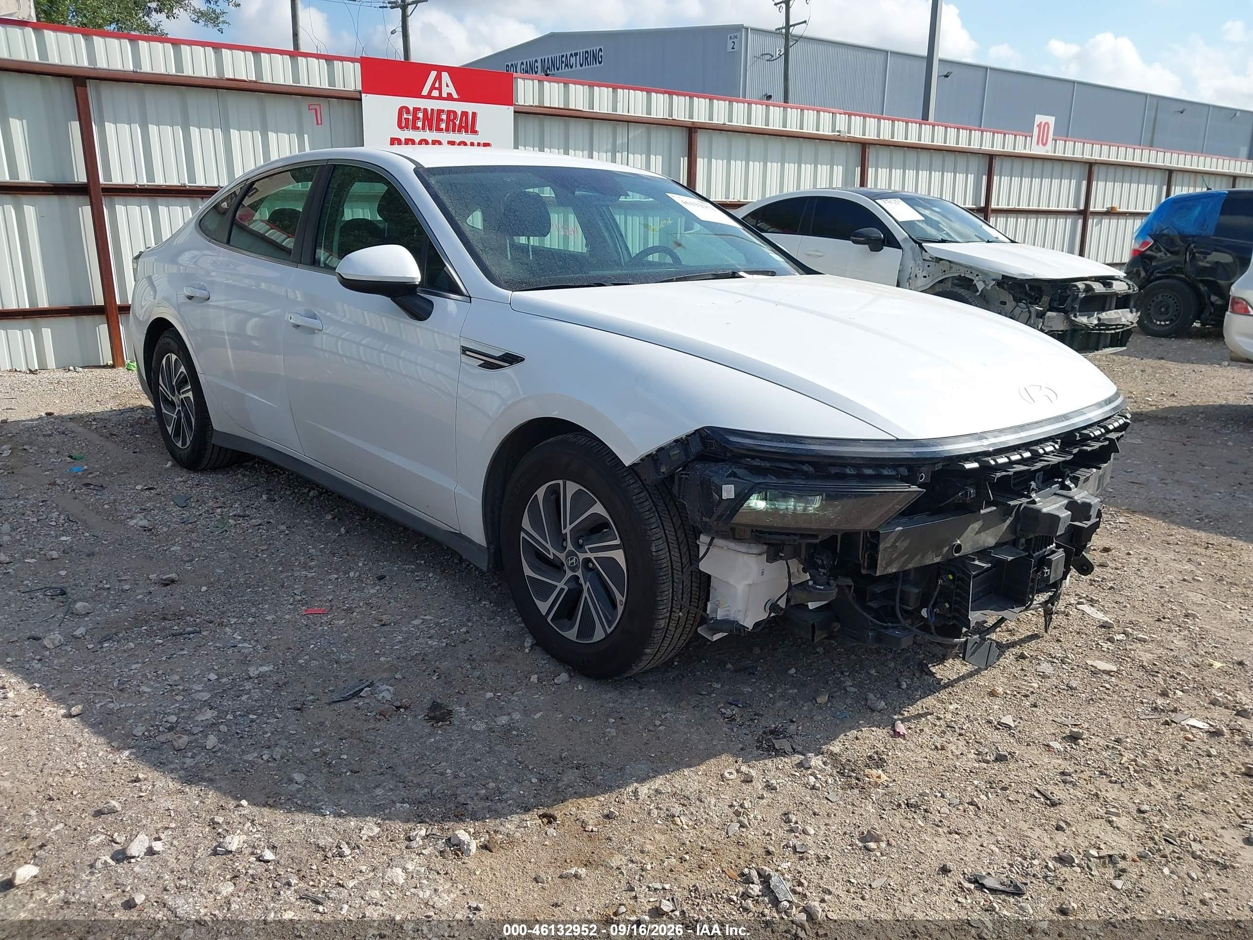 2026 Hyundai Sonata Hybrid VIN KMHL24JJ6TA147973 — IAAI salvage auction photo