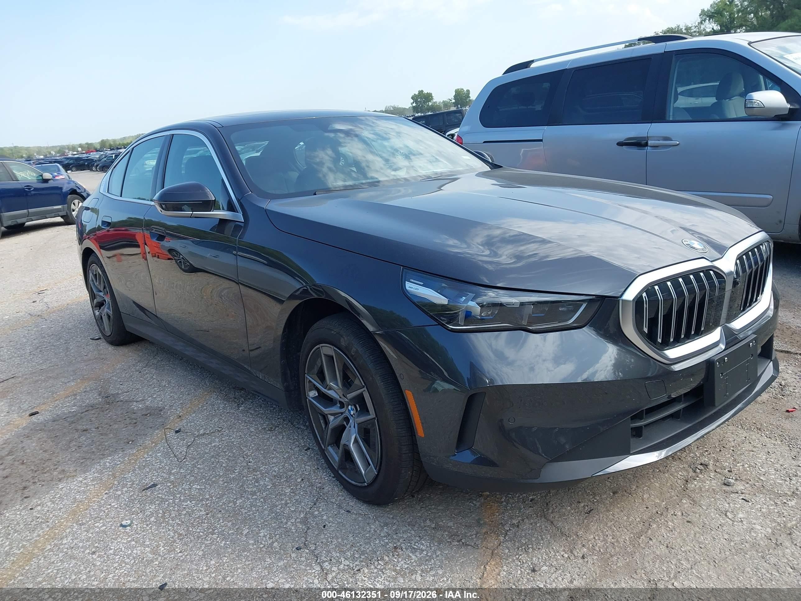 2027 BMW 5 Series VIN WBA53FJ00VCY13100 — IAAI salvage auction photo