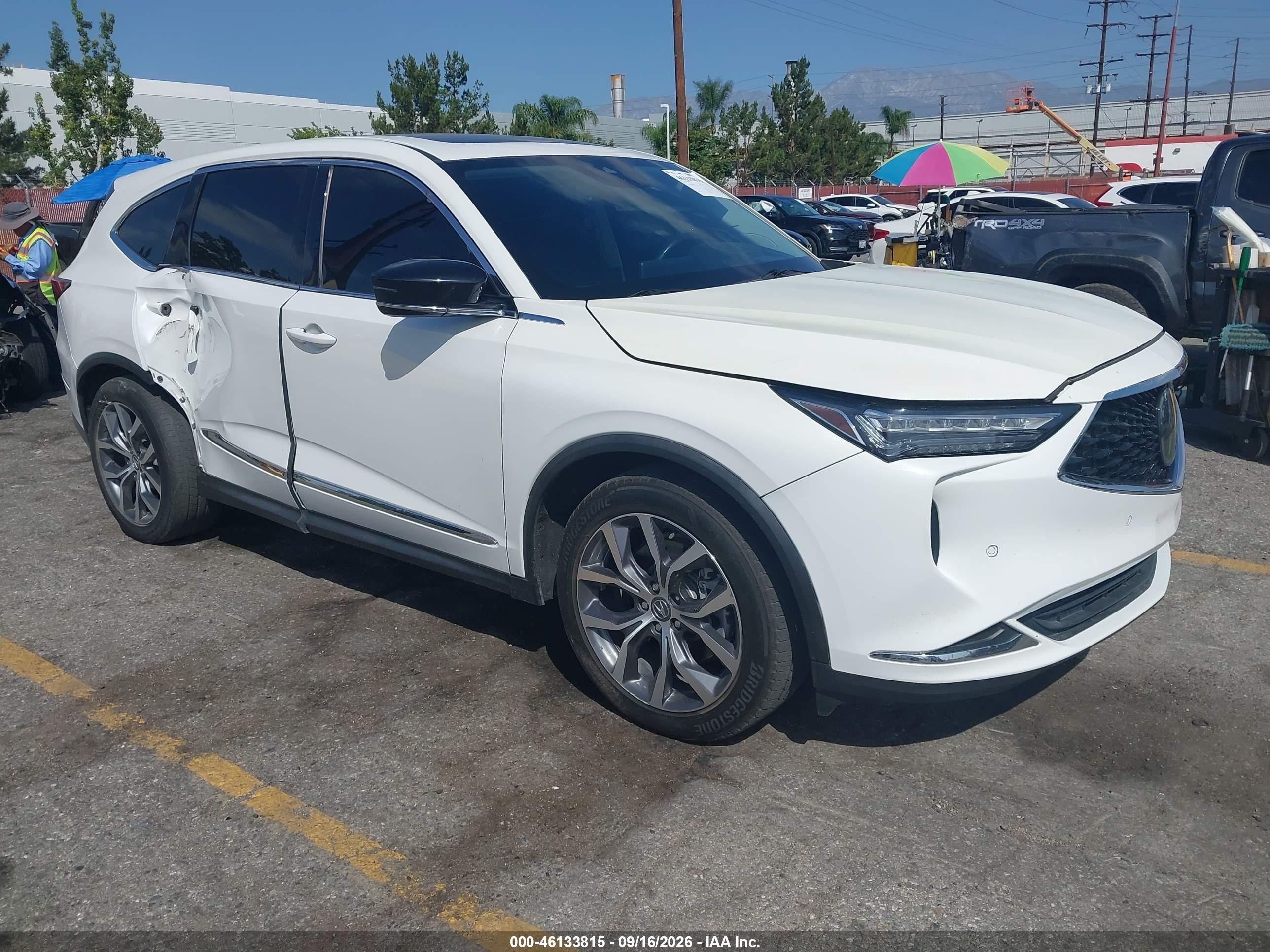 2022 Acura Mdx VIN 5J8YD9H44NL004823 IAAI salvage auction — Side, Salvage (California), sold $9,500 on 2026-10-07 (photo 1)