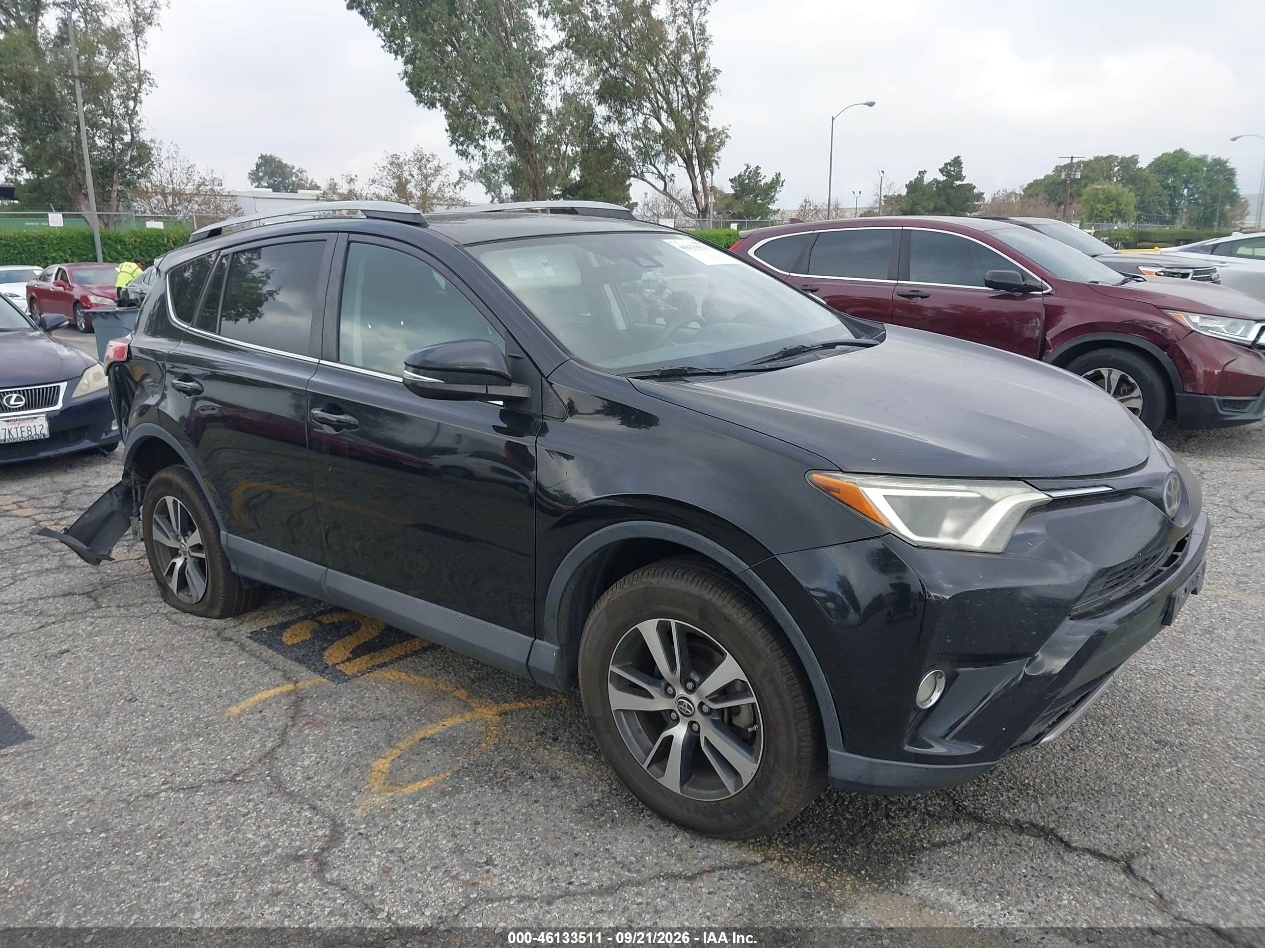 2018 Toyota Rav 4 VIN 2T3WFREV2JW435620 IAAI salvage auction — Front & Rear, Salvage (California), sold $4,150 on 2026-09-25 (photo 1)