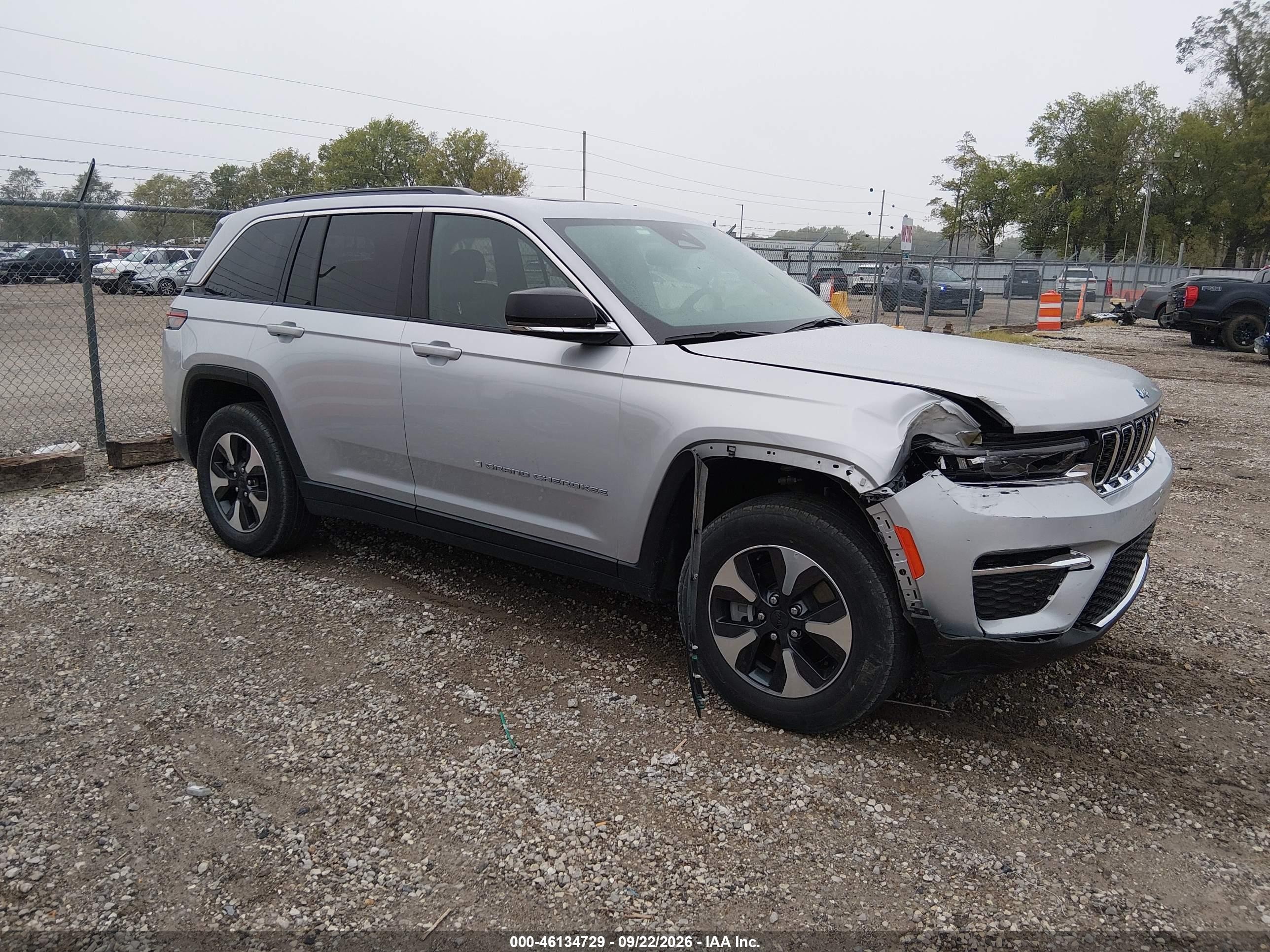 2024 Jeep Grand Cherokee VIN 1C4RJYB67RC136660 — IAAI salvage auction photo