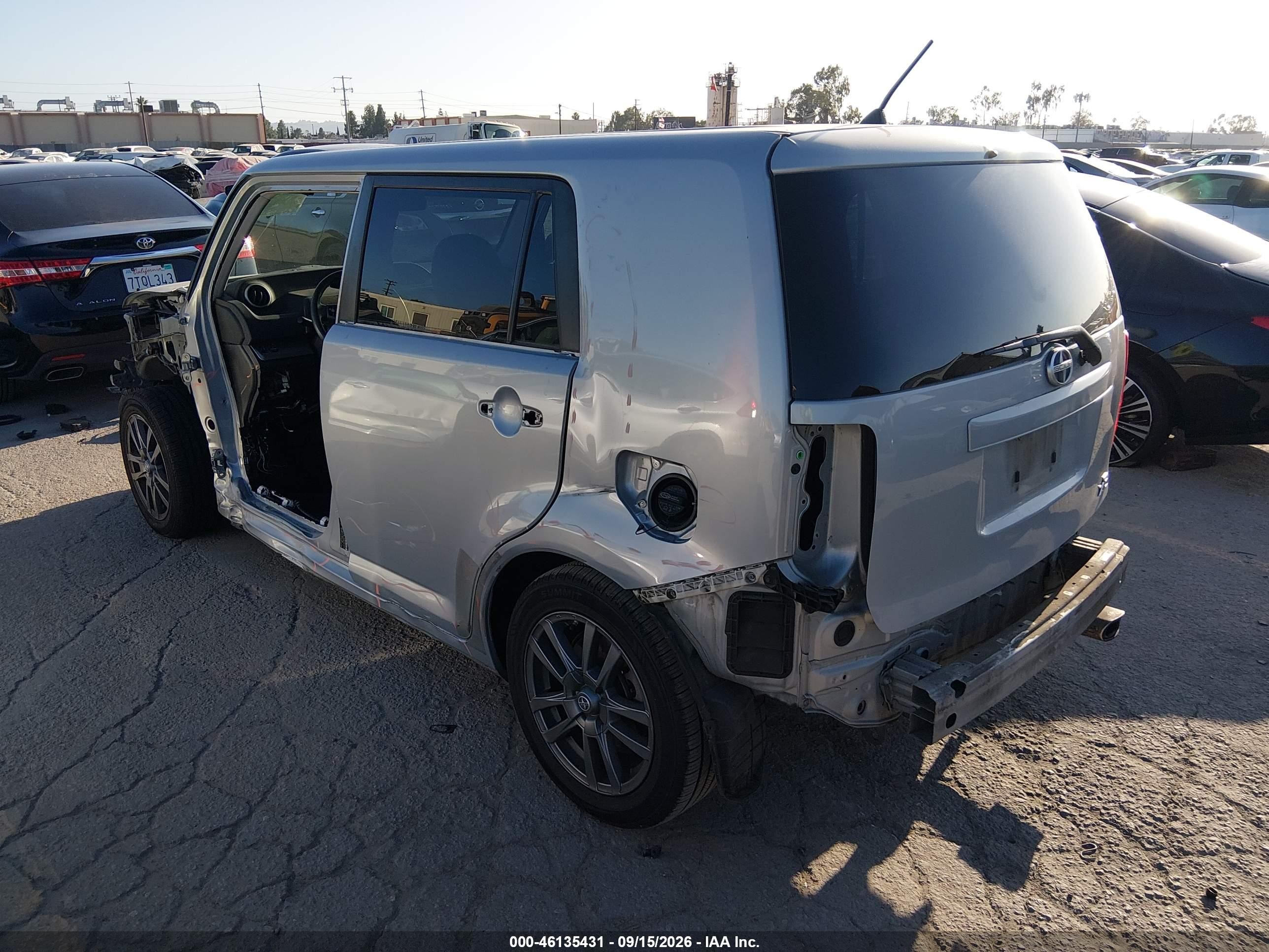 2013 Scion xB VIN JTLZE4FE0DJ040232 IAAI salvage auction — Front & Rear, Salvage (California), sold $1,250 on 2026-09-25 (photo 3)
